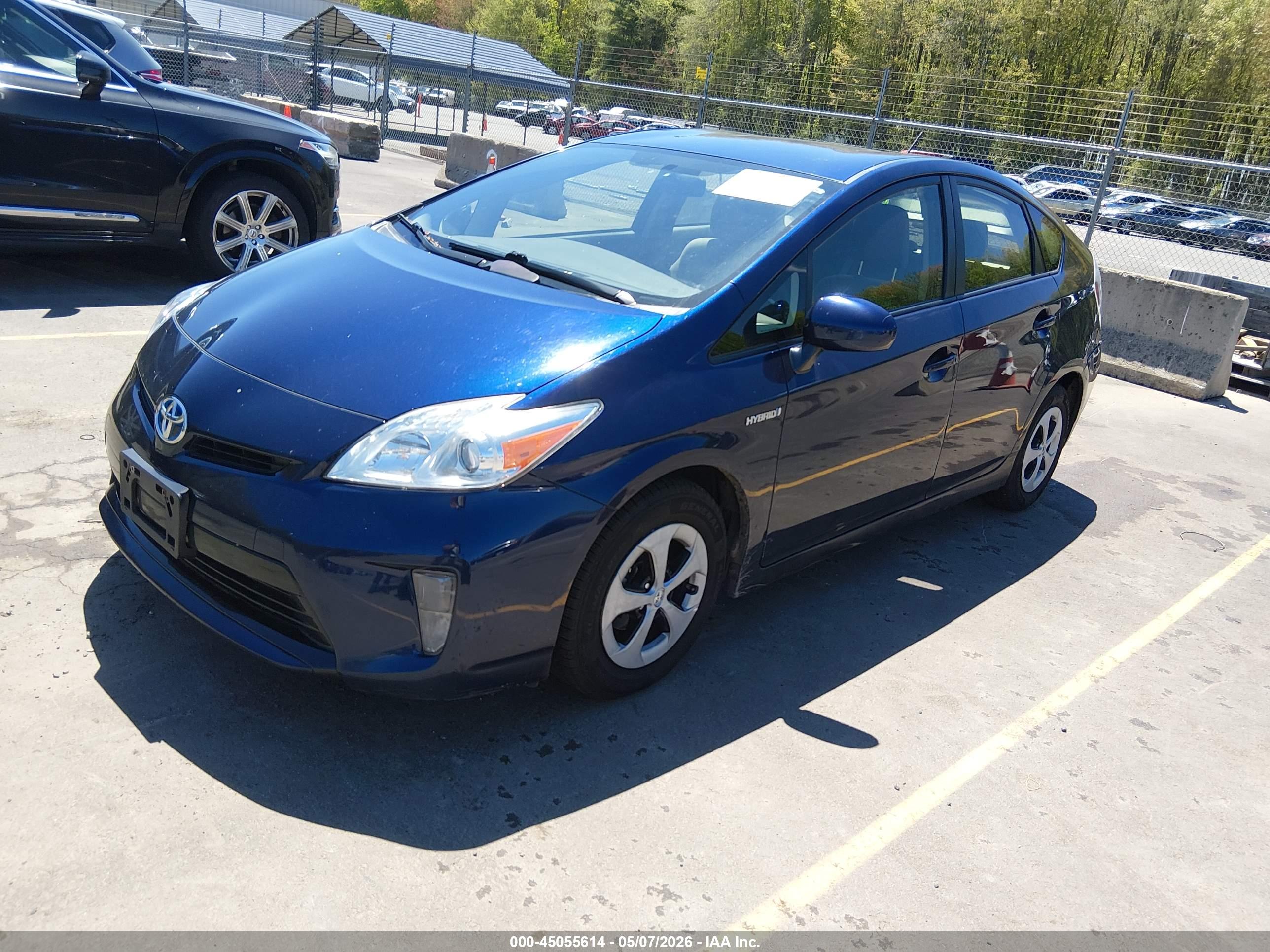 TOYOTA PRIUS image 2