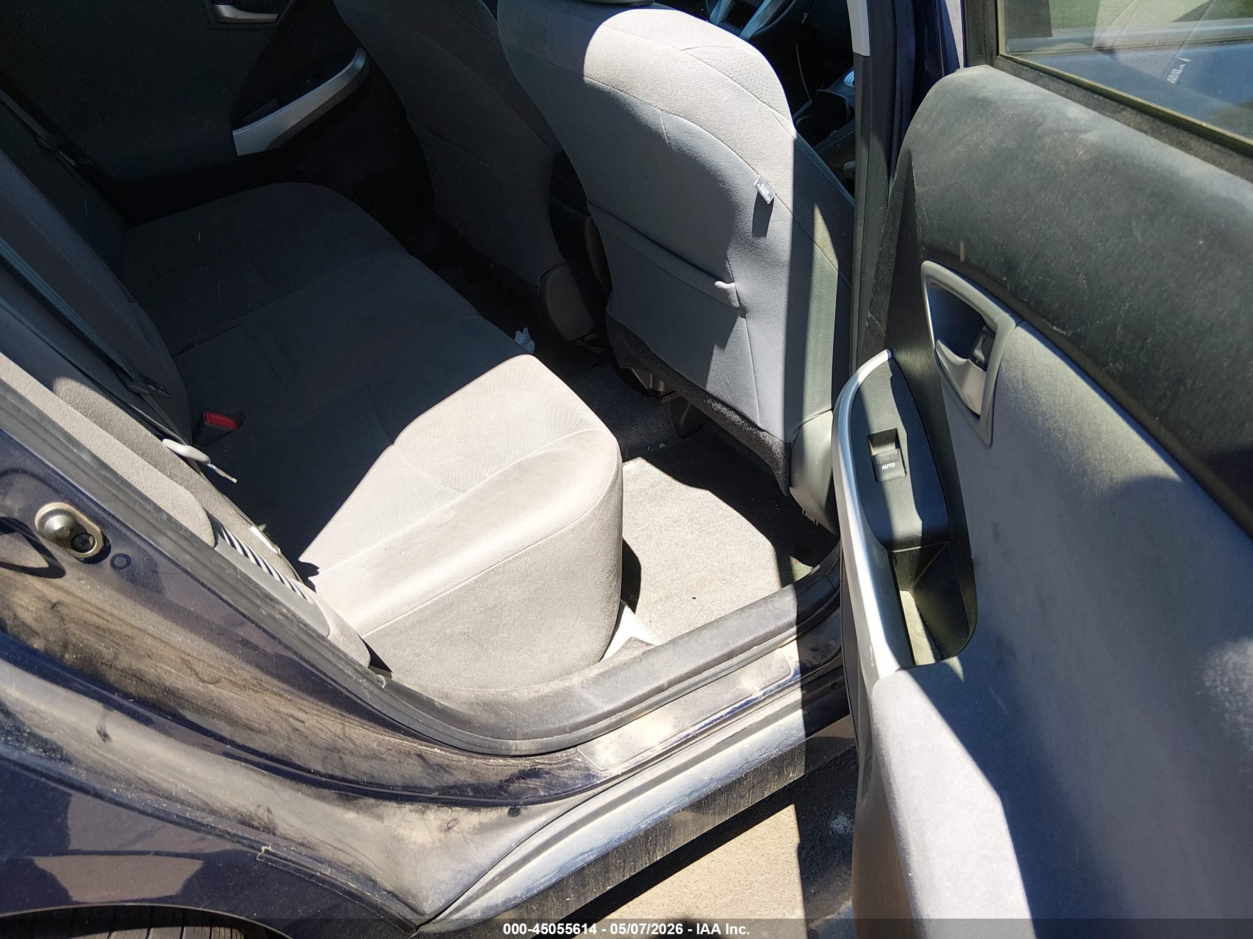 TOYOTA PRIUS image 8