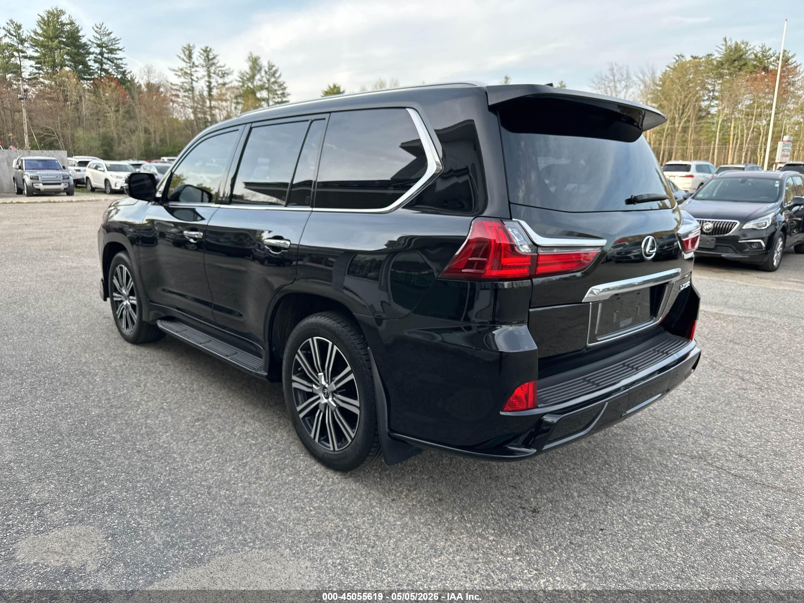 LEXUS LX image 3