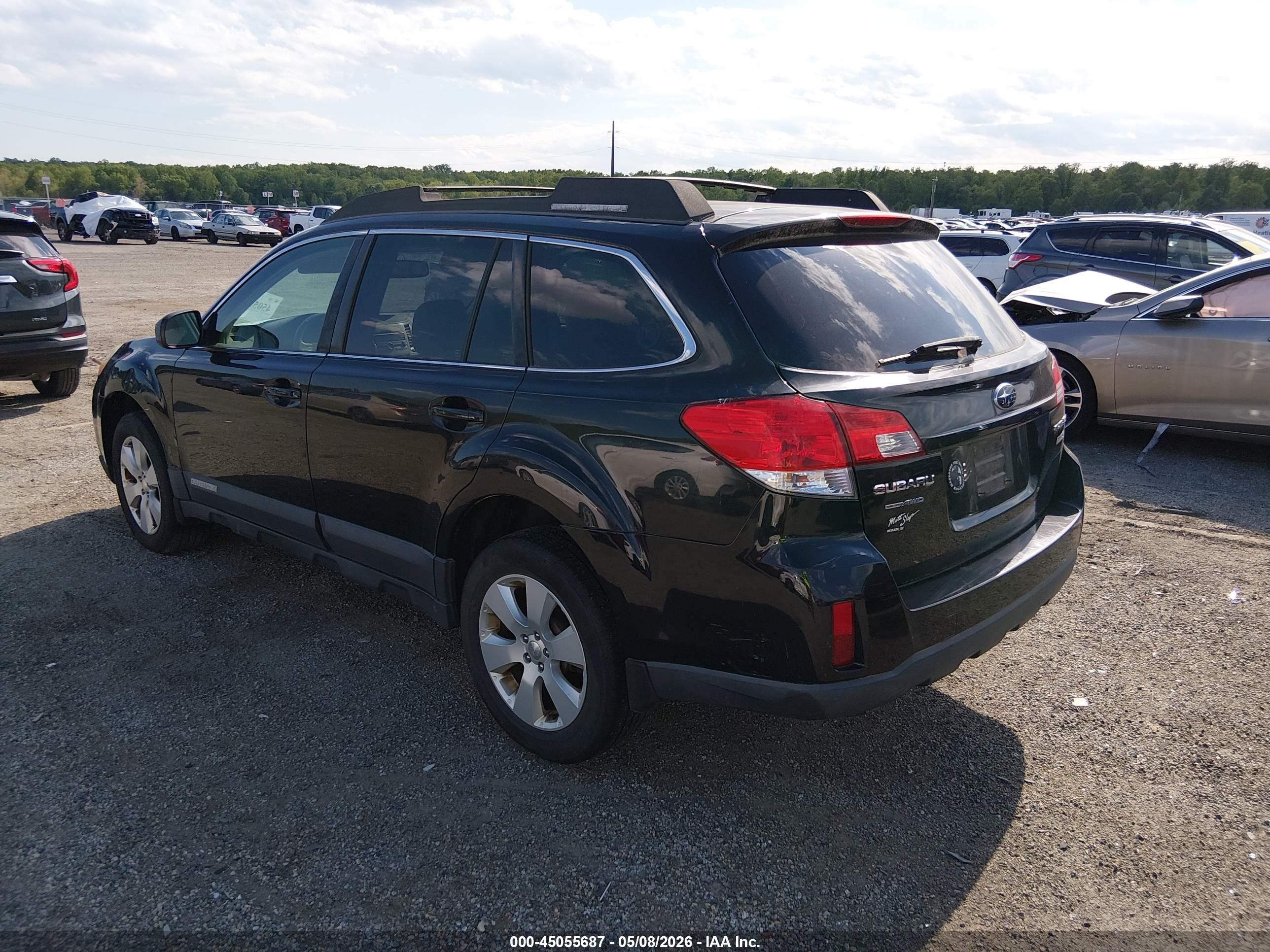SUBARU OUTBACK image 3