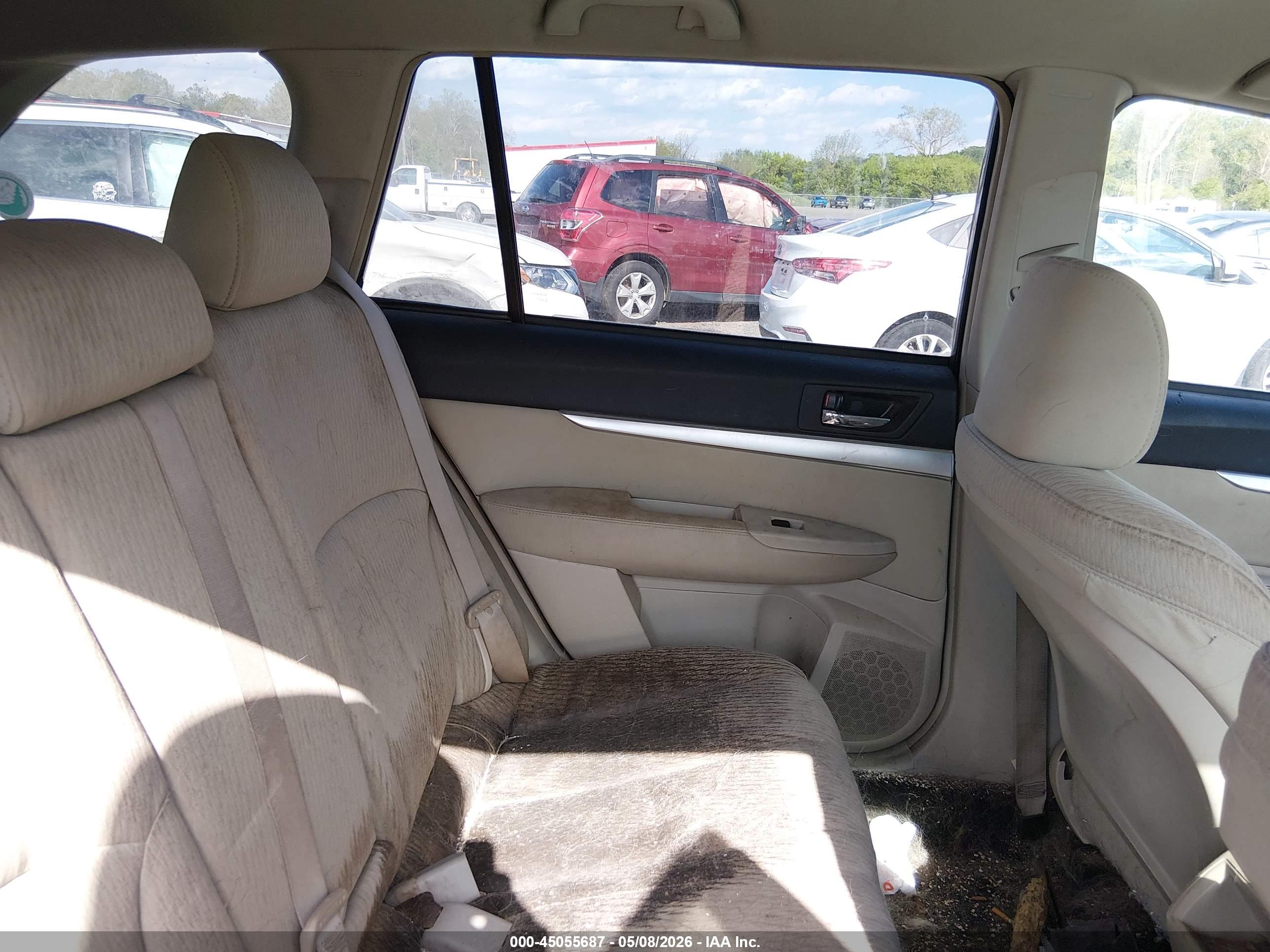 SUBARU OUTBACK image 8