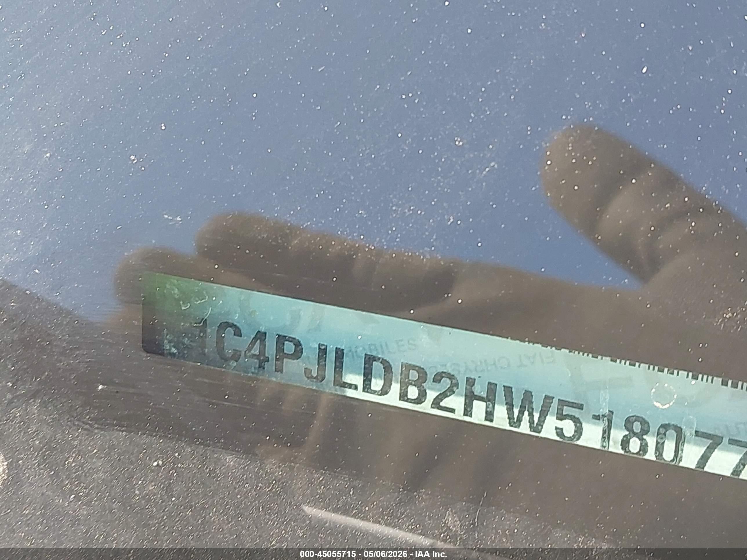 JEEP CHEROKEE image 9