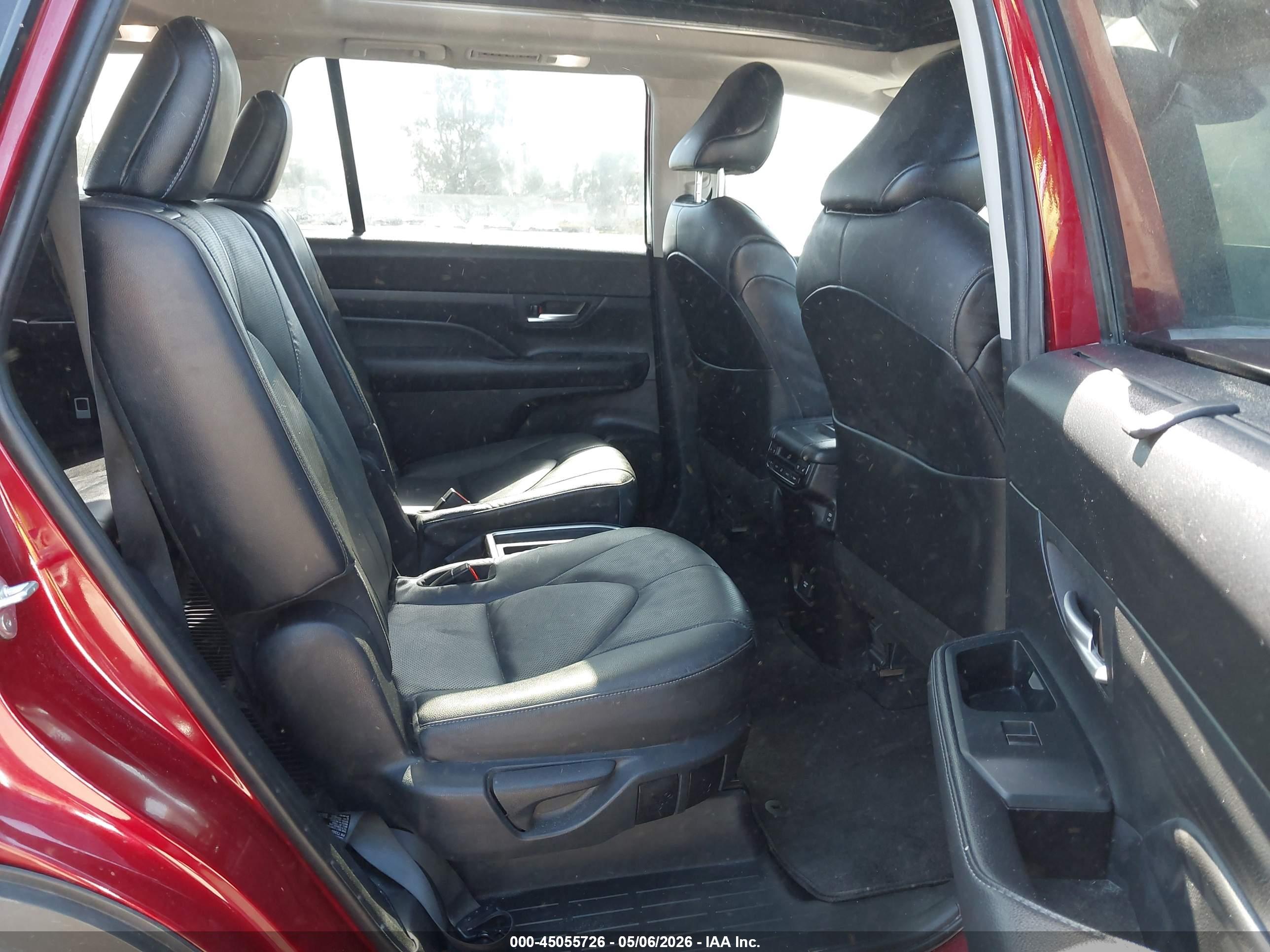 TOYOTA GRAND image 8