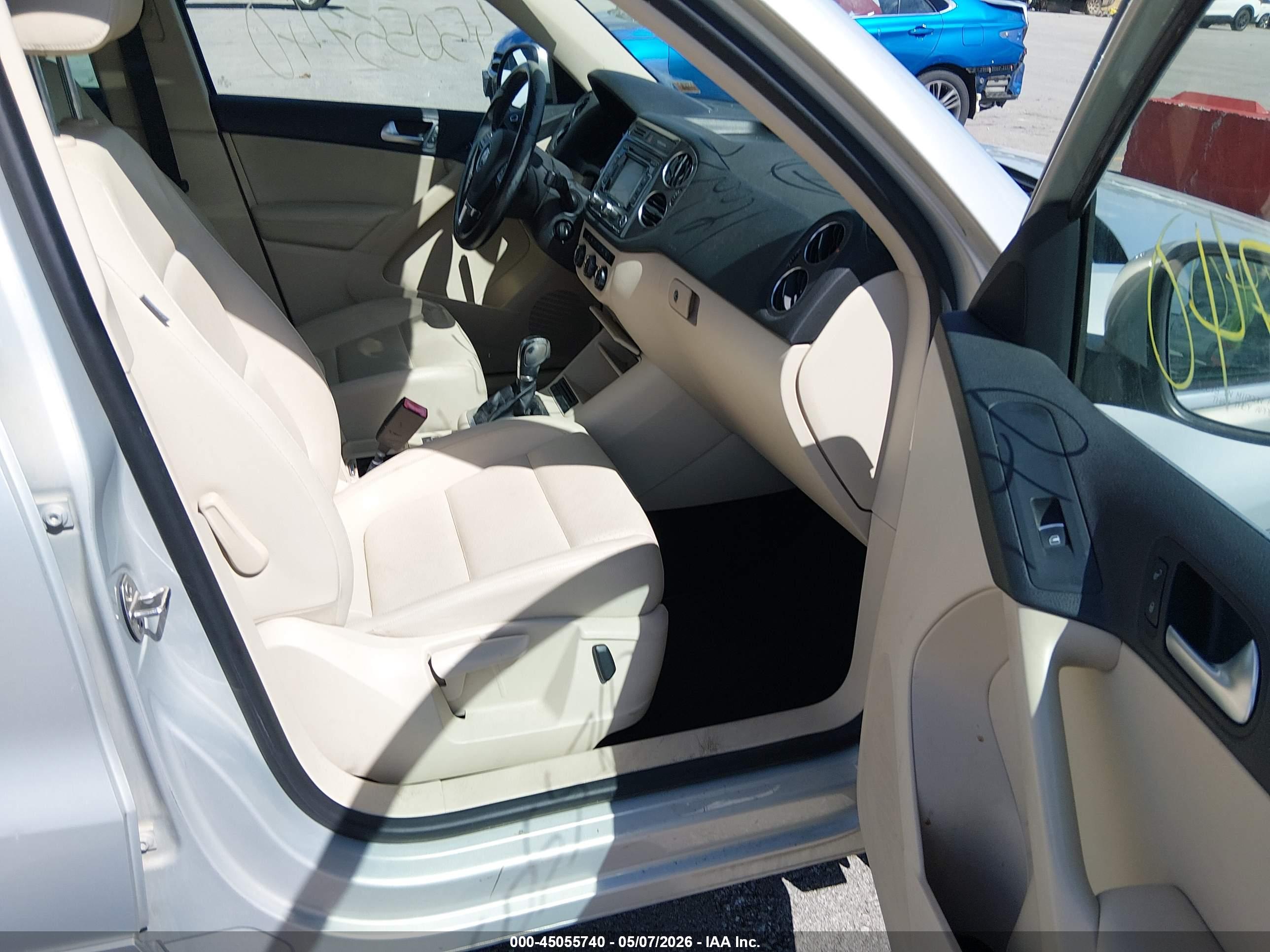 VOLKSWAGEN TIGUAN image 5