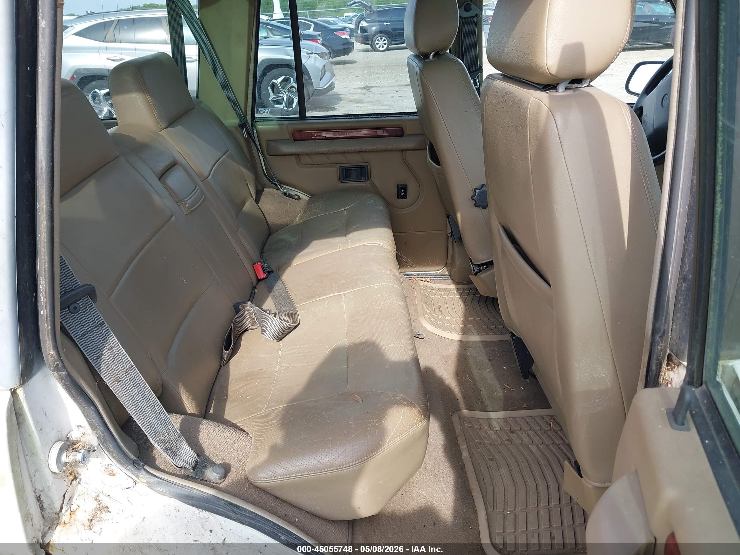LAND ROVER image 8