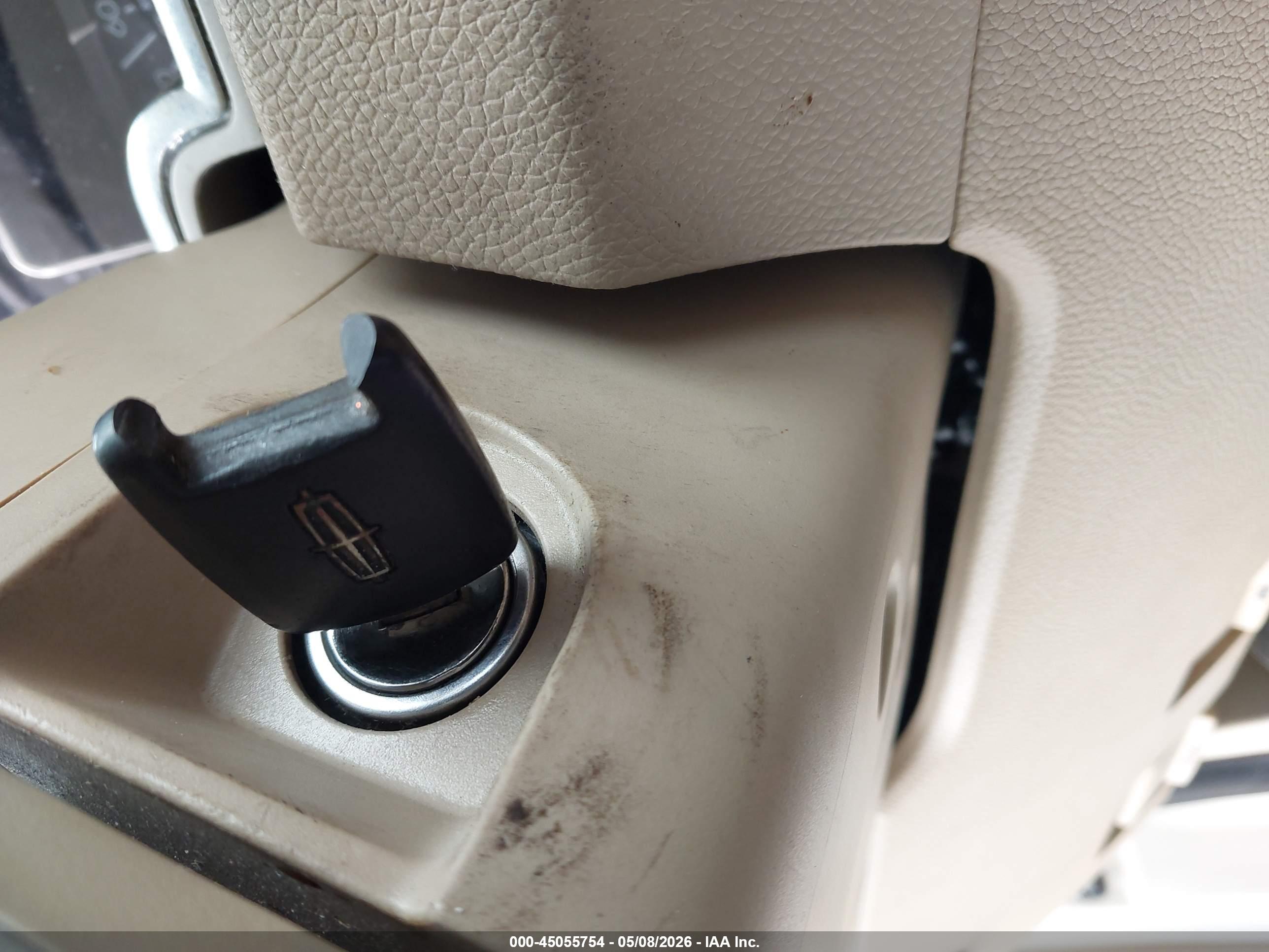 LINCOLN NAVIGATOR image 11