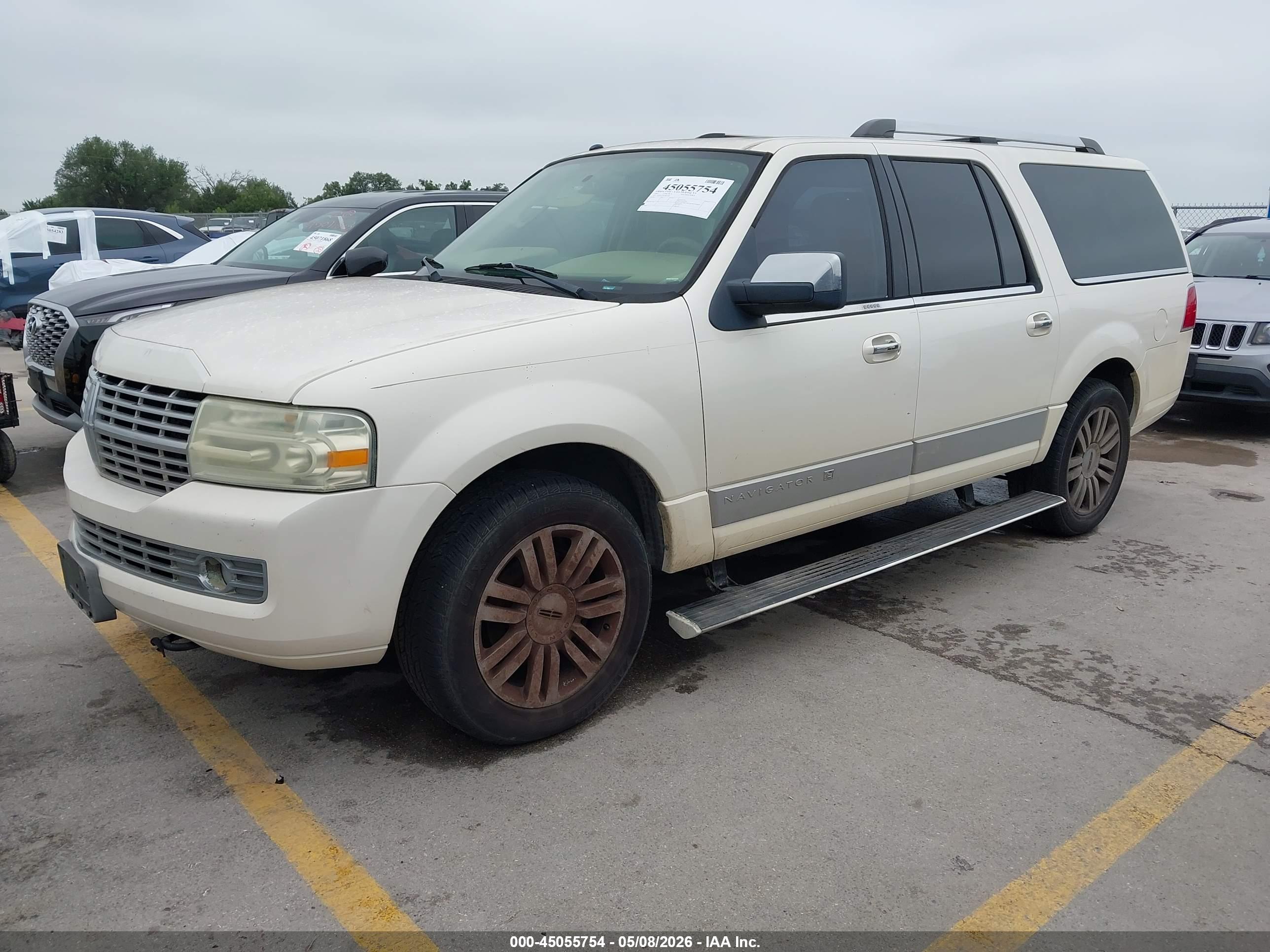 LINCOLN NAVIGATOR image 2