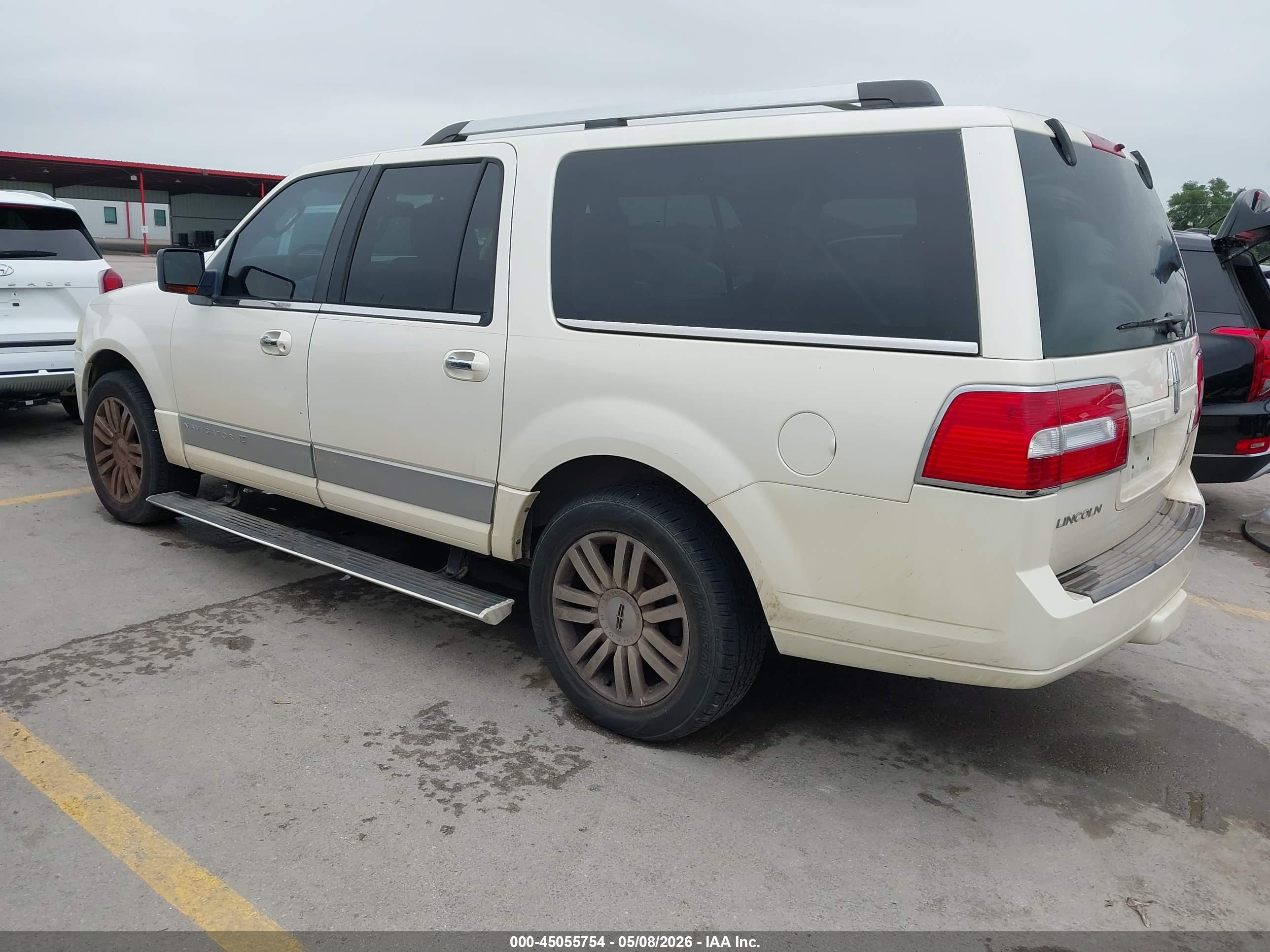 LINCOLN NAVIGATOR image 3