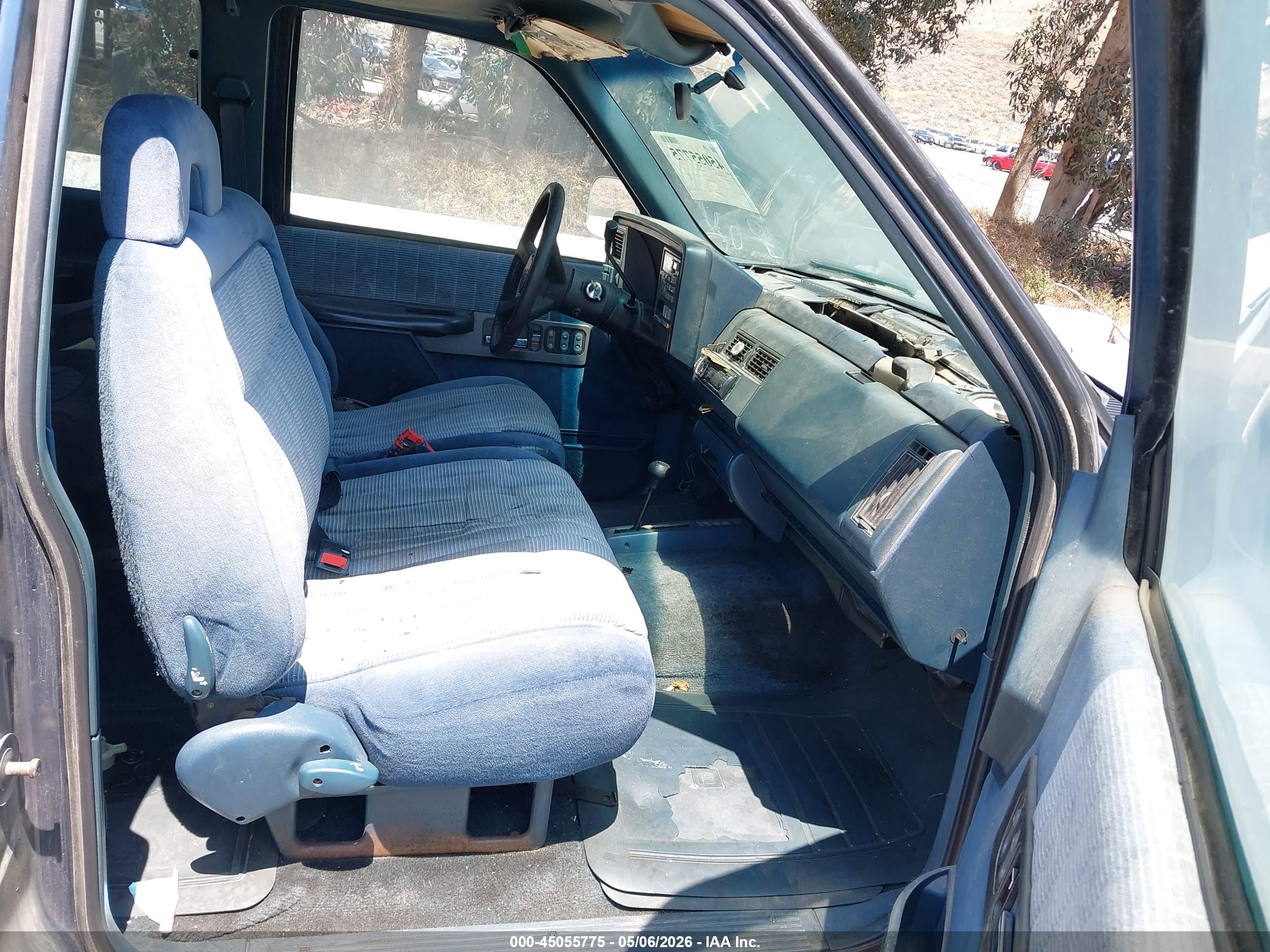 CHEVROLET GMT-400 image 5