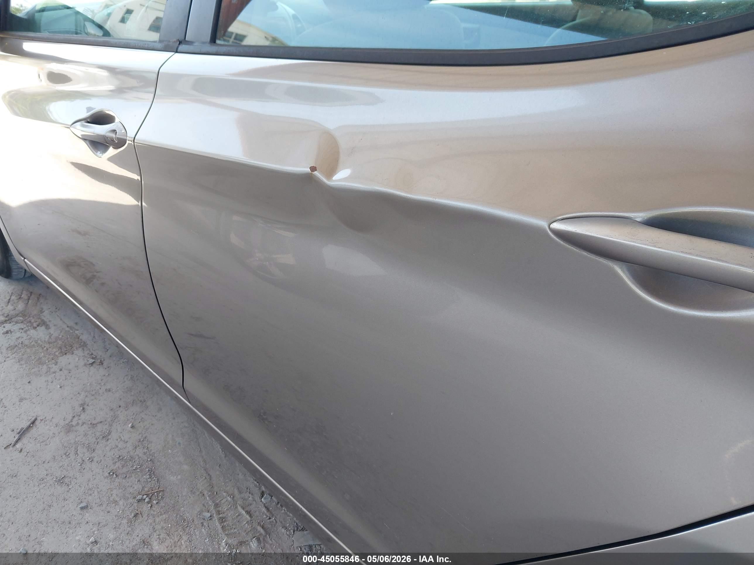 HYUNDAI ELANTRA image 6