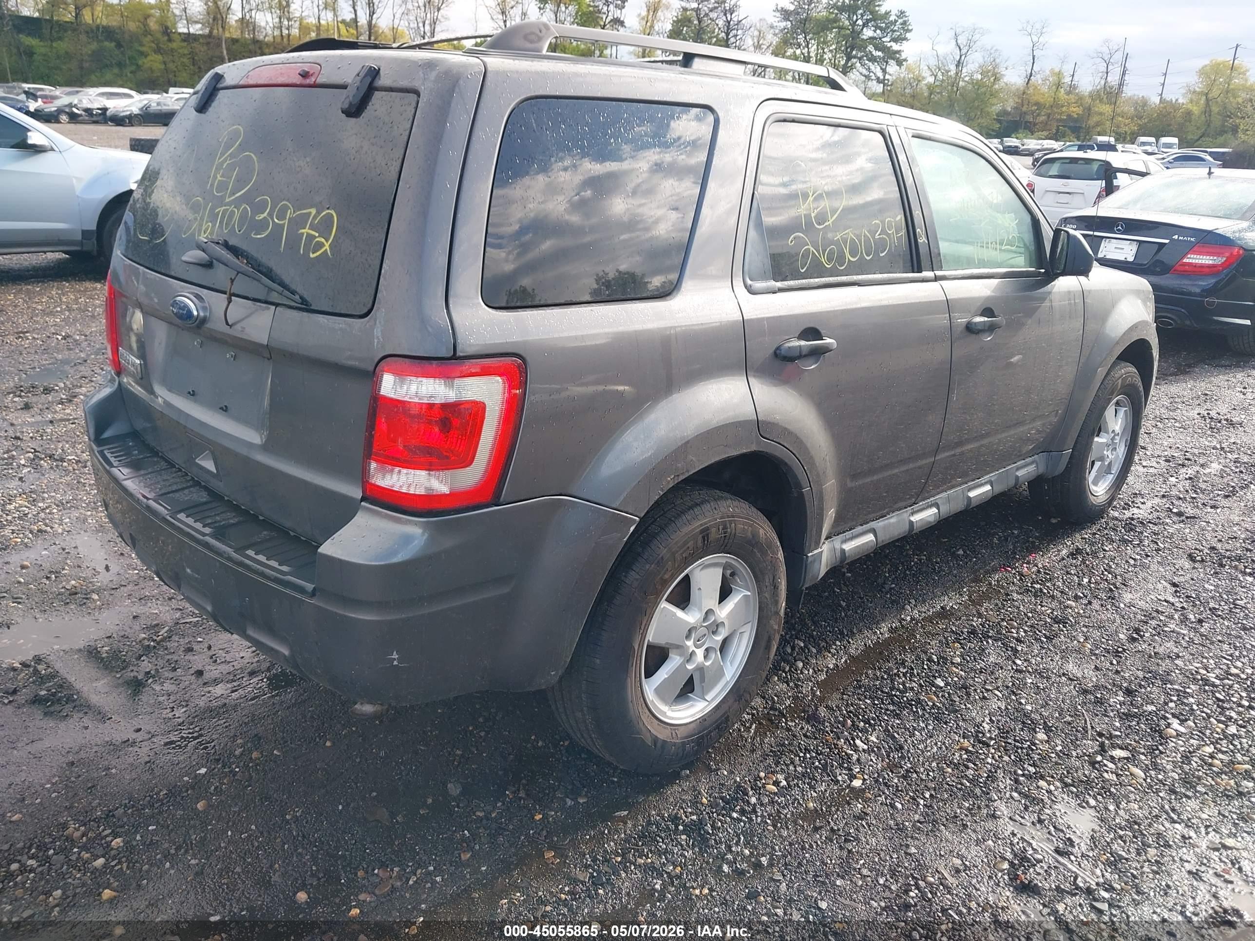 FORD ESCAPE image 4