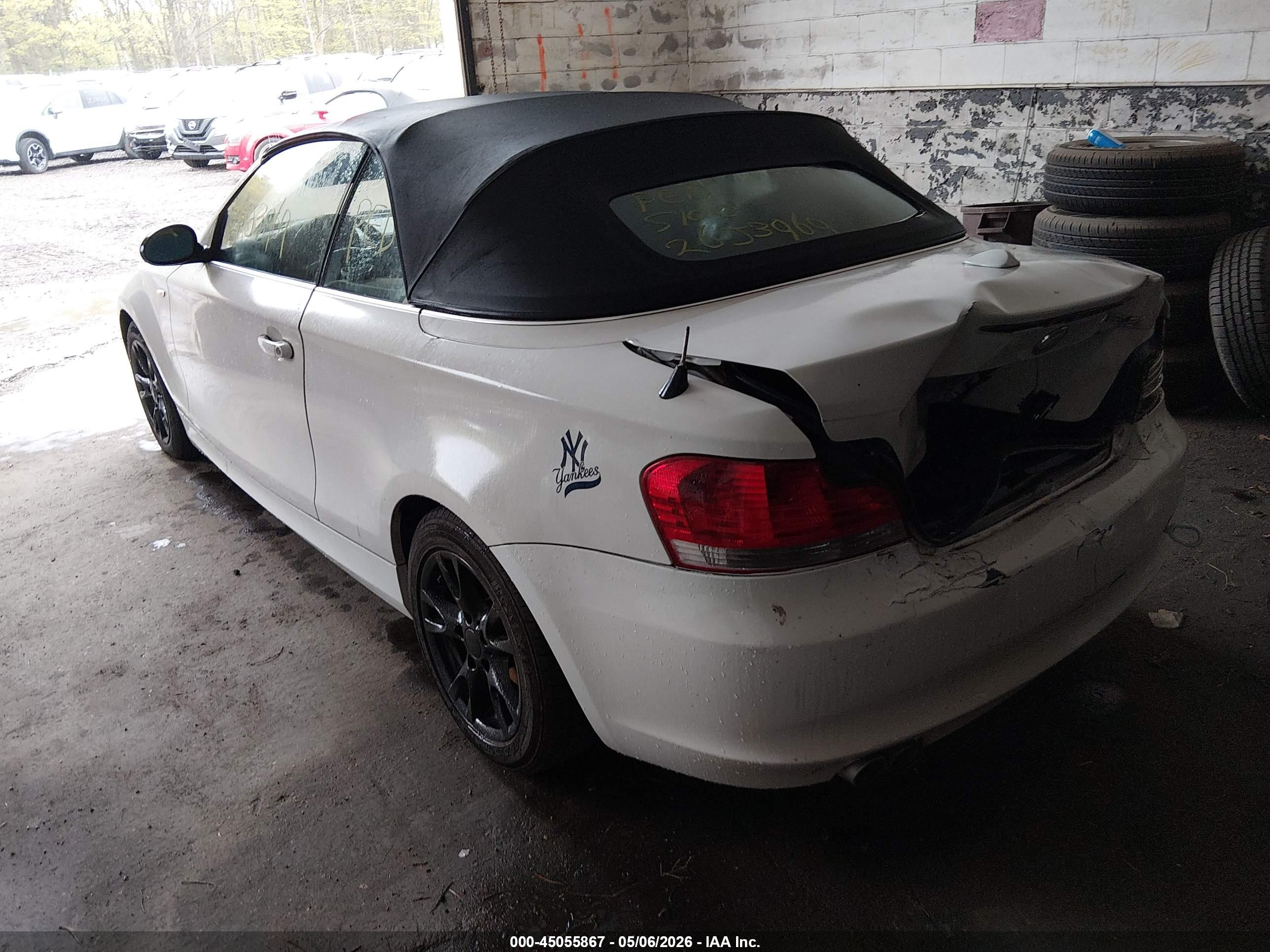 BMW 128I image 3