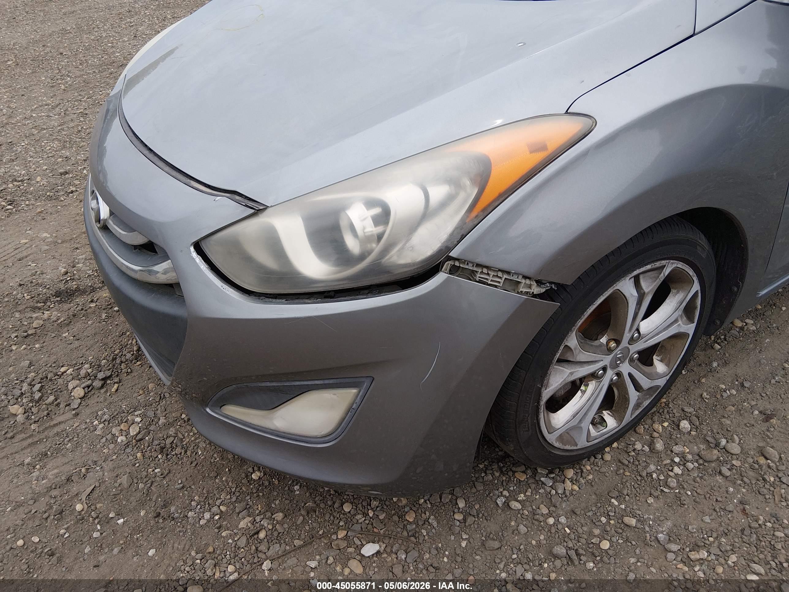 HYUNDAI ELANTRA image 6