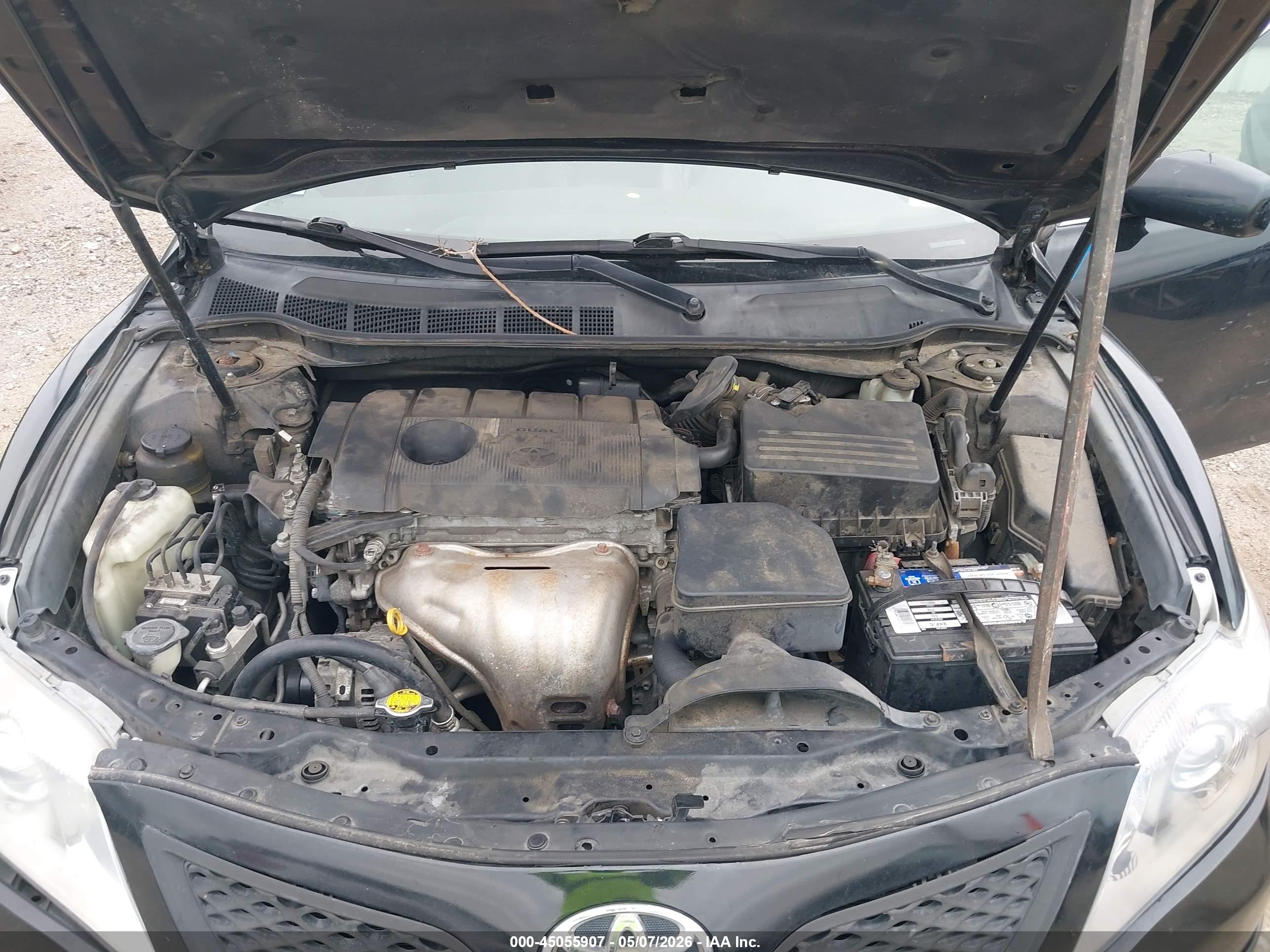 TOYOTA CAMRY image 10
