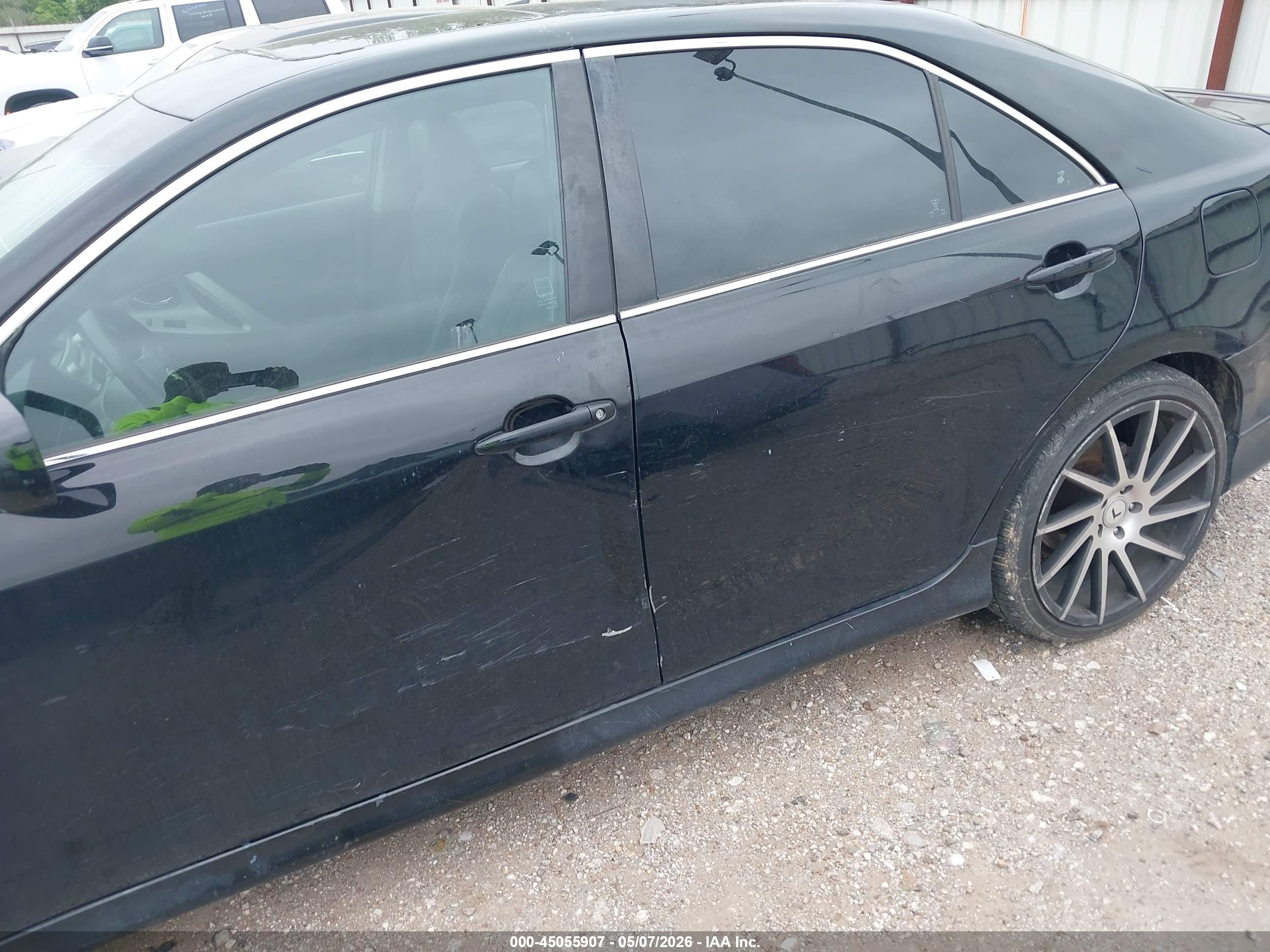 TOYOTA CAMRY image 6
