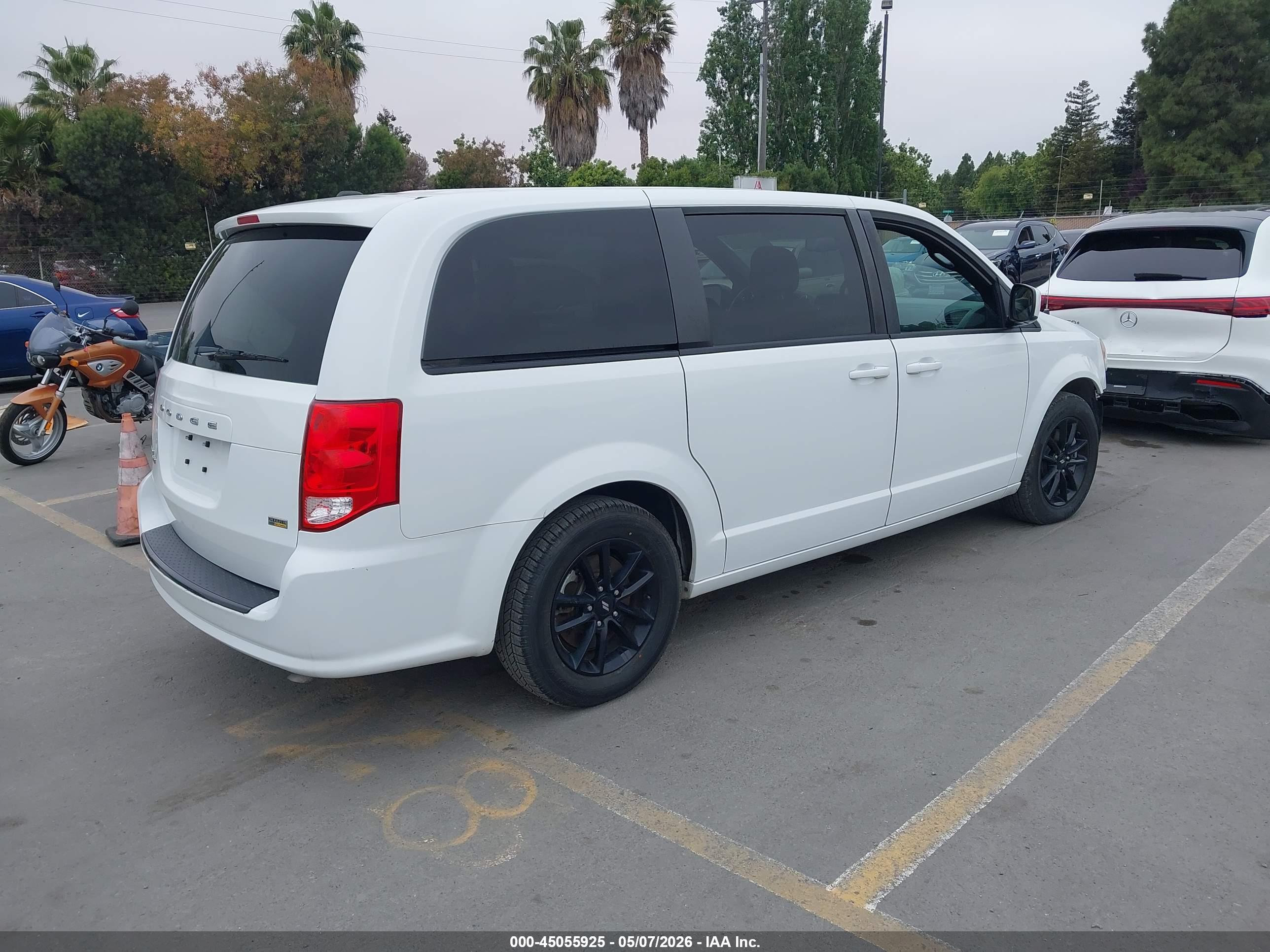 DODGE GRAND image 4
