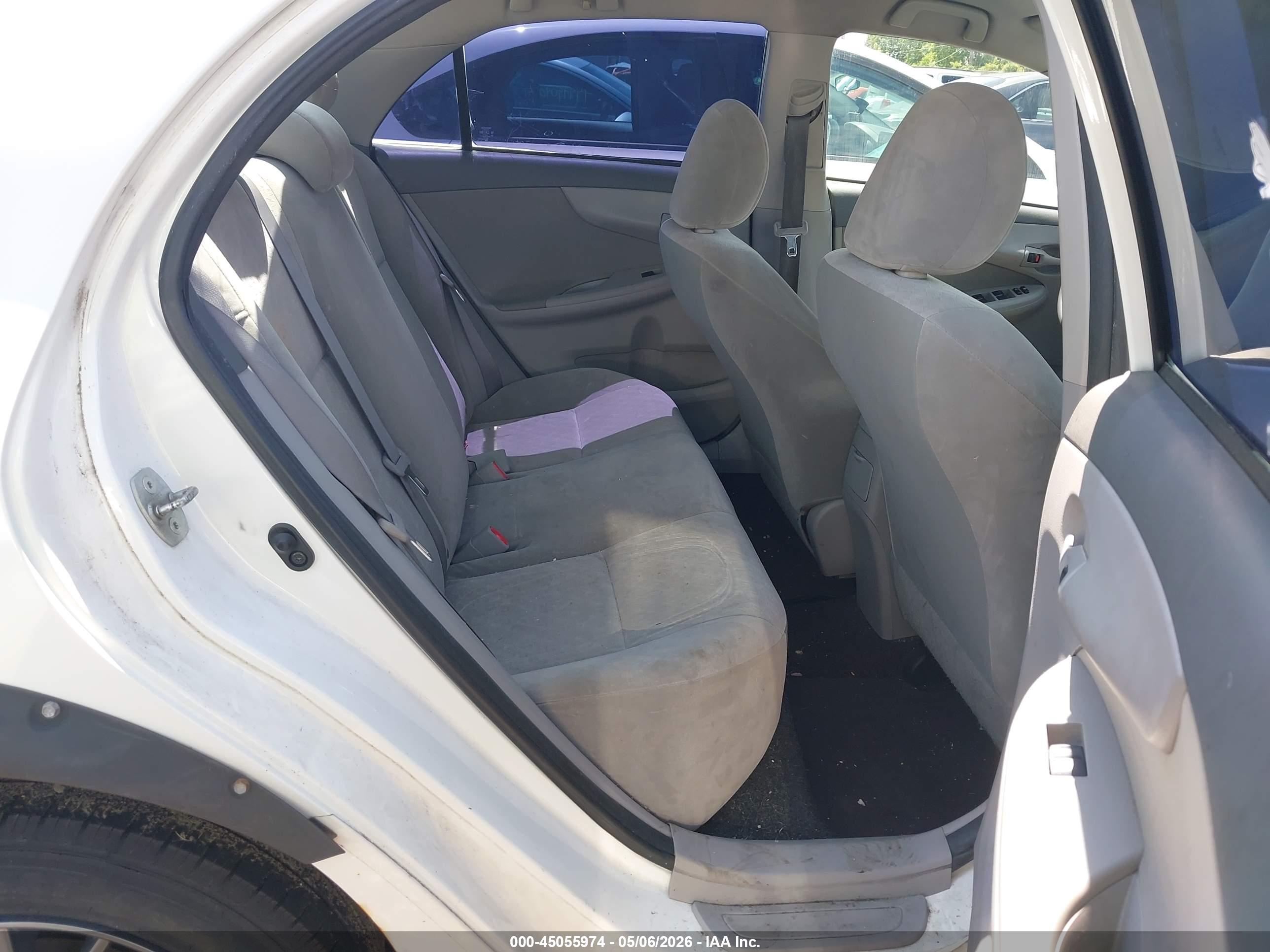 TOYOTA COROLLA image 8
