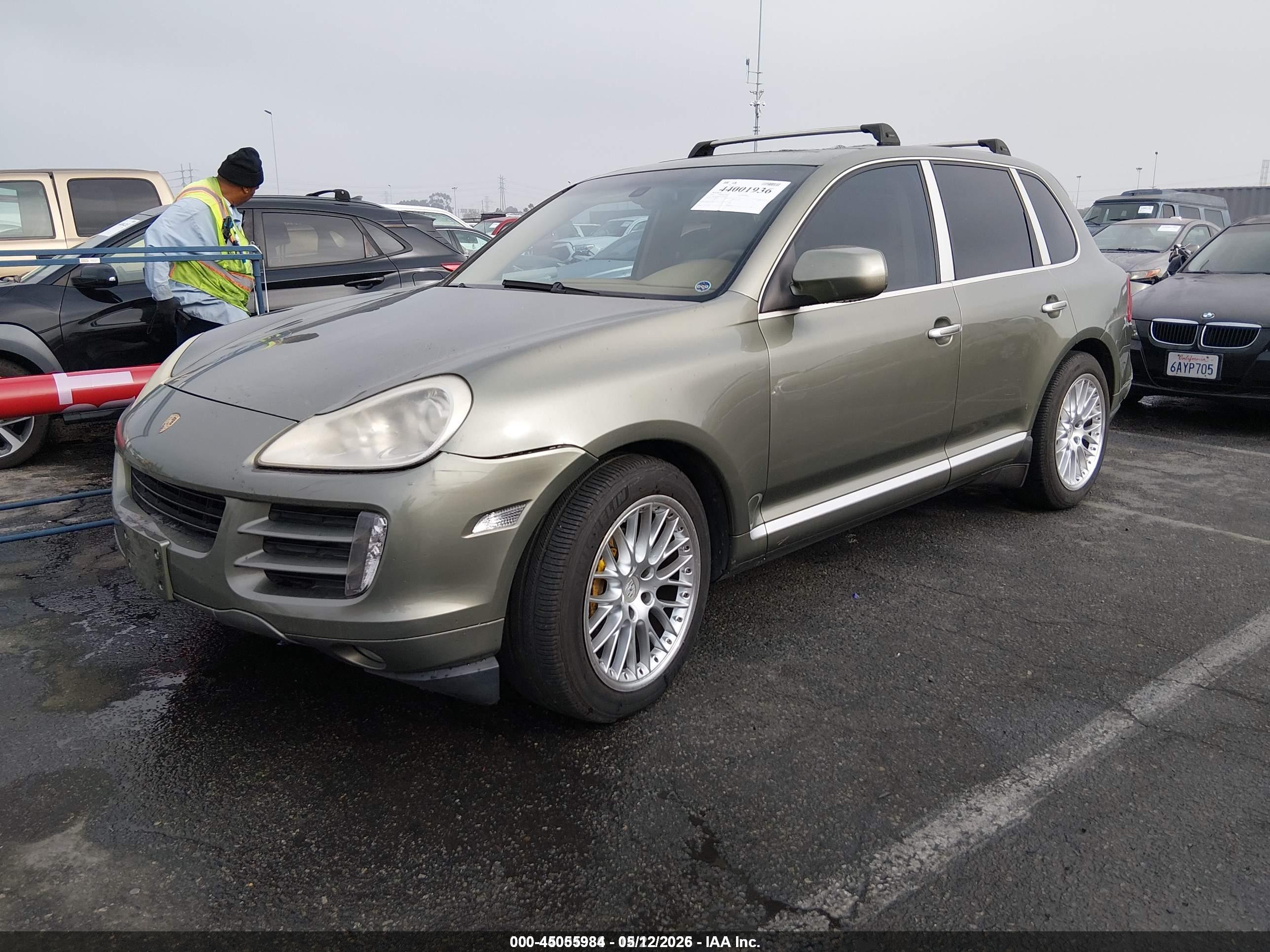 PORSCHE CAYENNE image 2