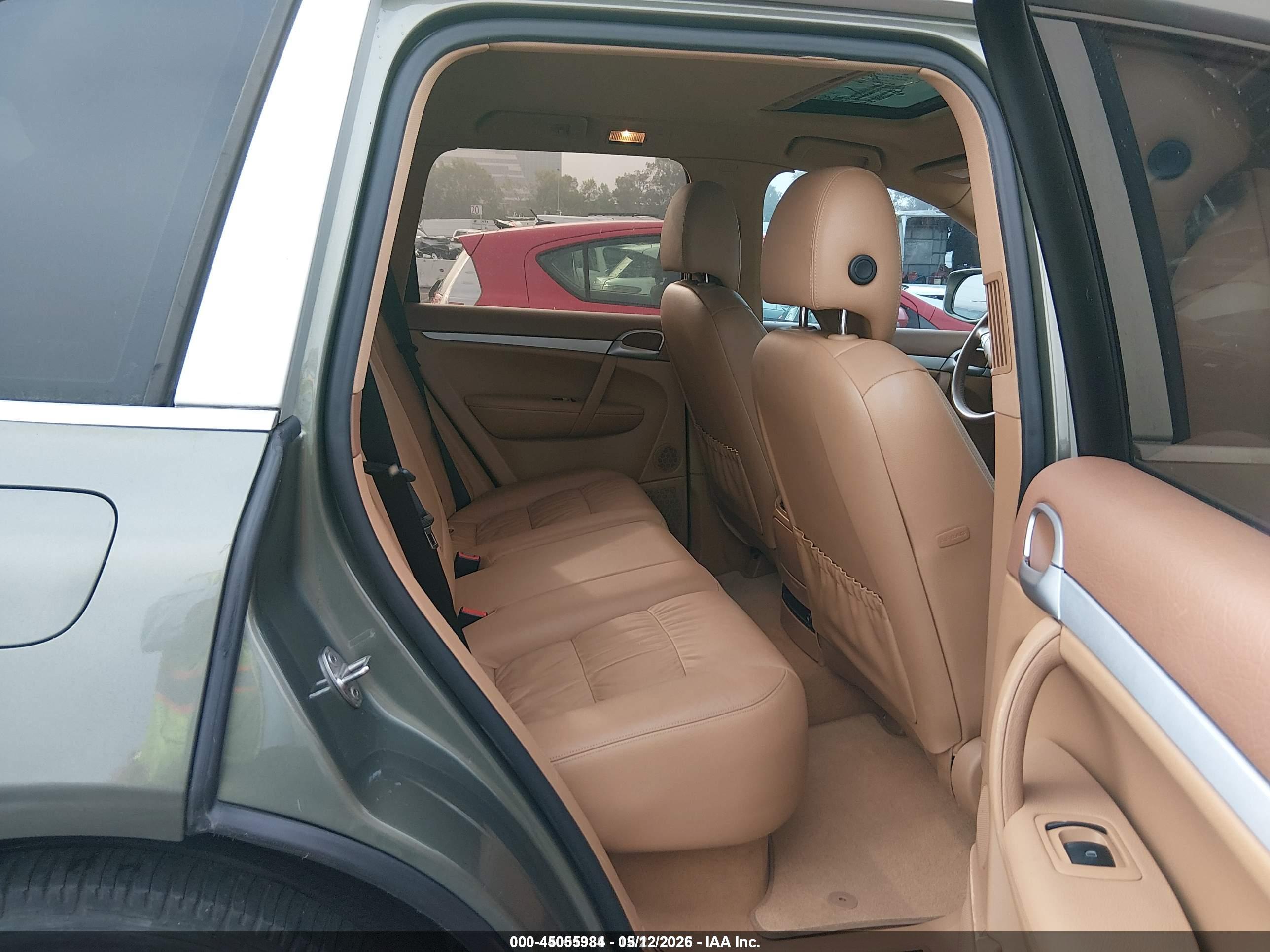 PORSCHE CAYENNE image 8