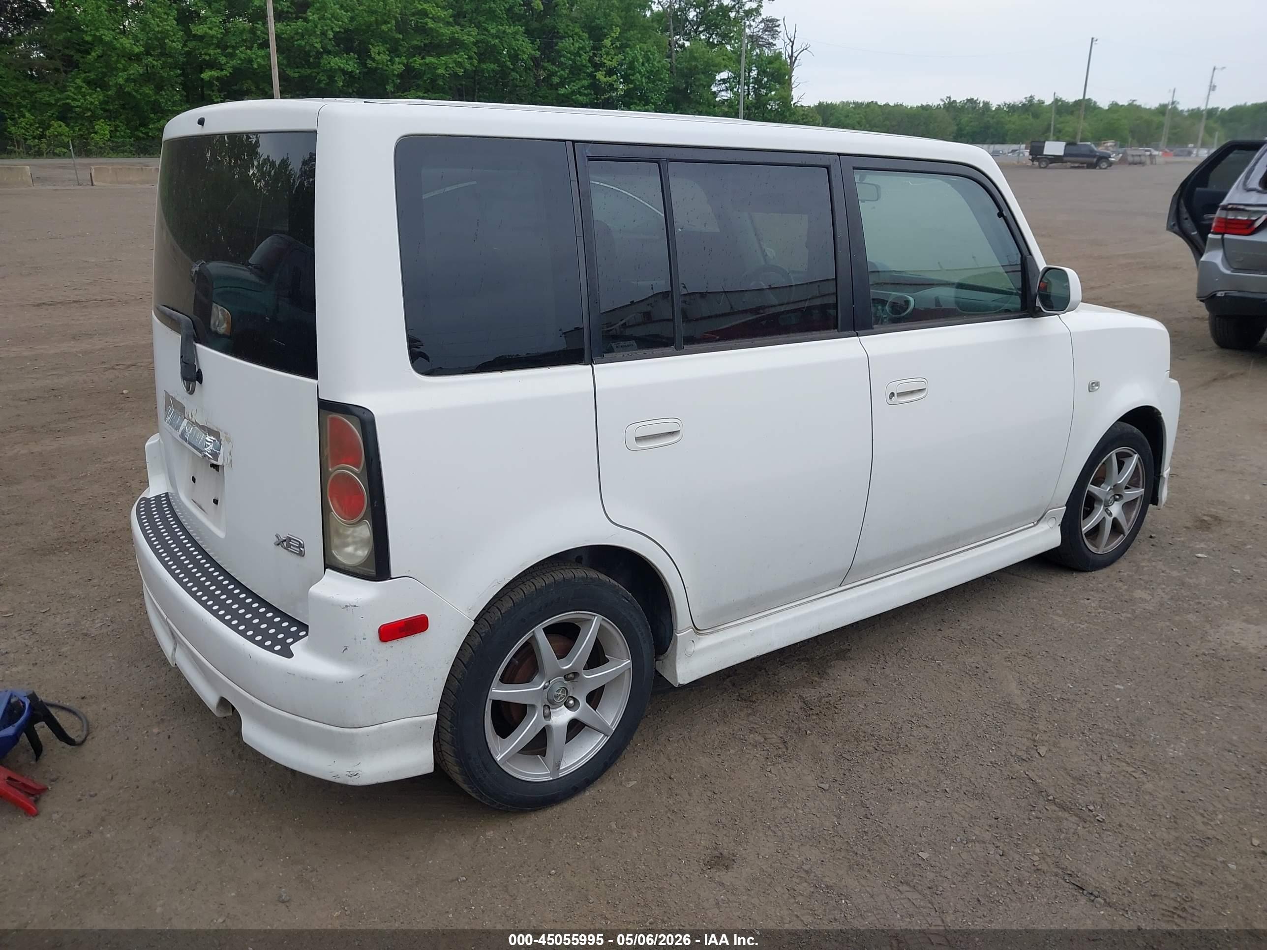 SCION XB image 4
