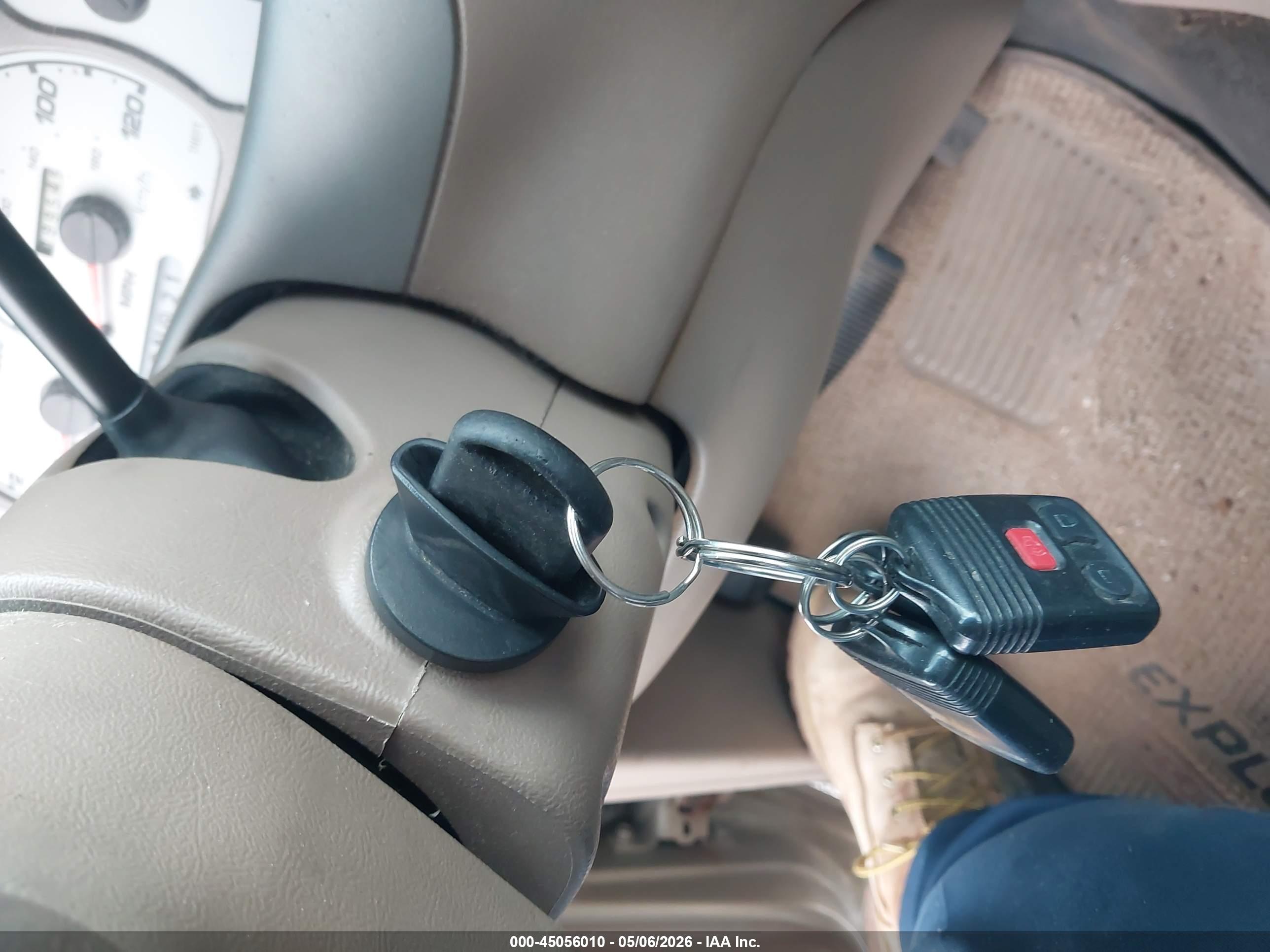 FORD EXPLORER image 11