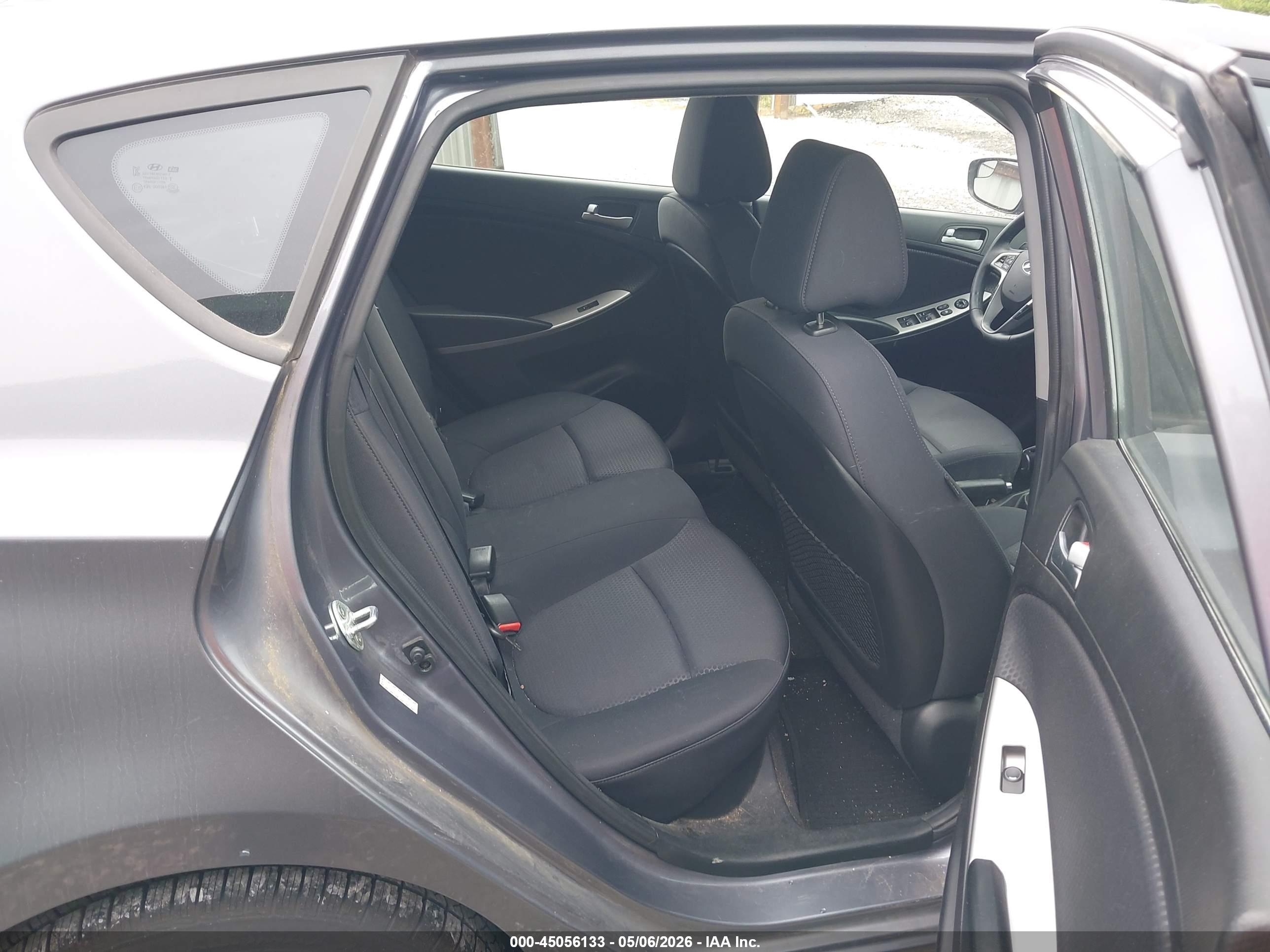 HYUNDAI ACCENT image 8