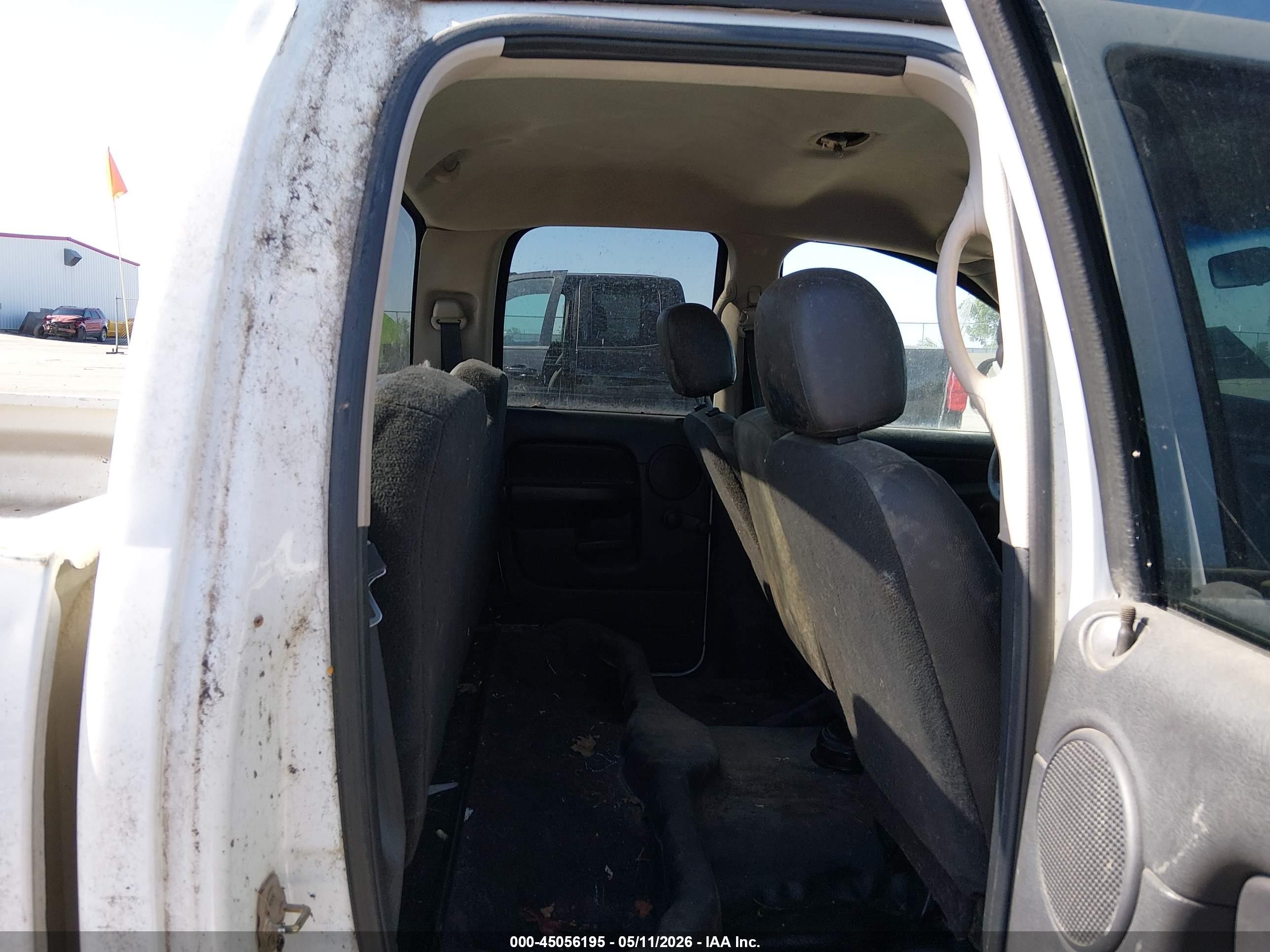 DODGE RAM image 8