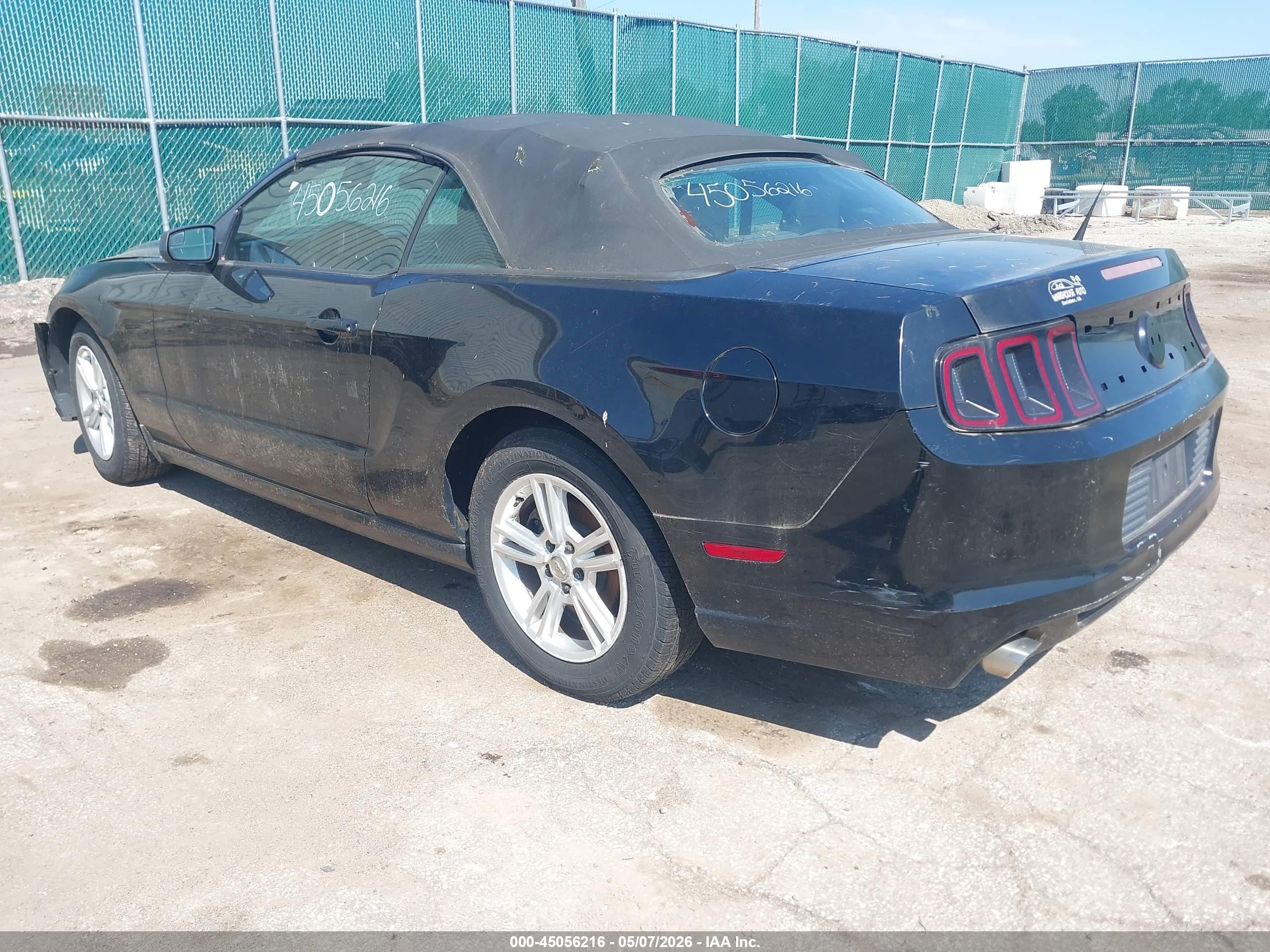 FORD MUSTANG image 3