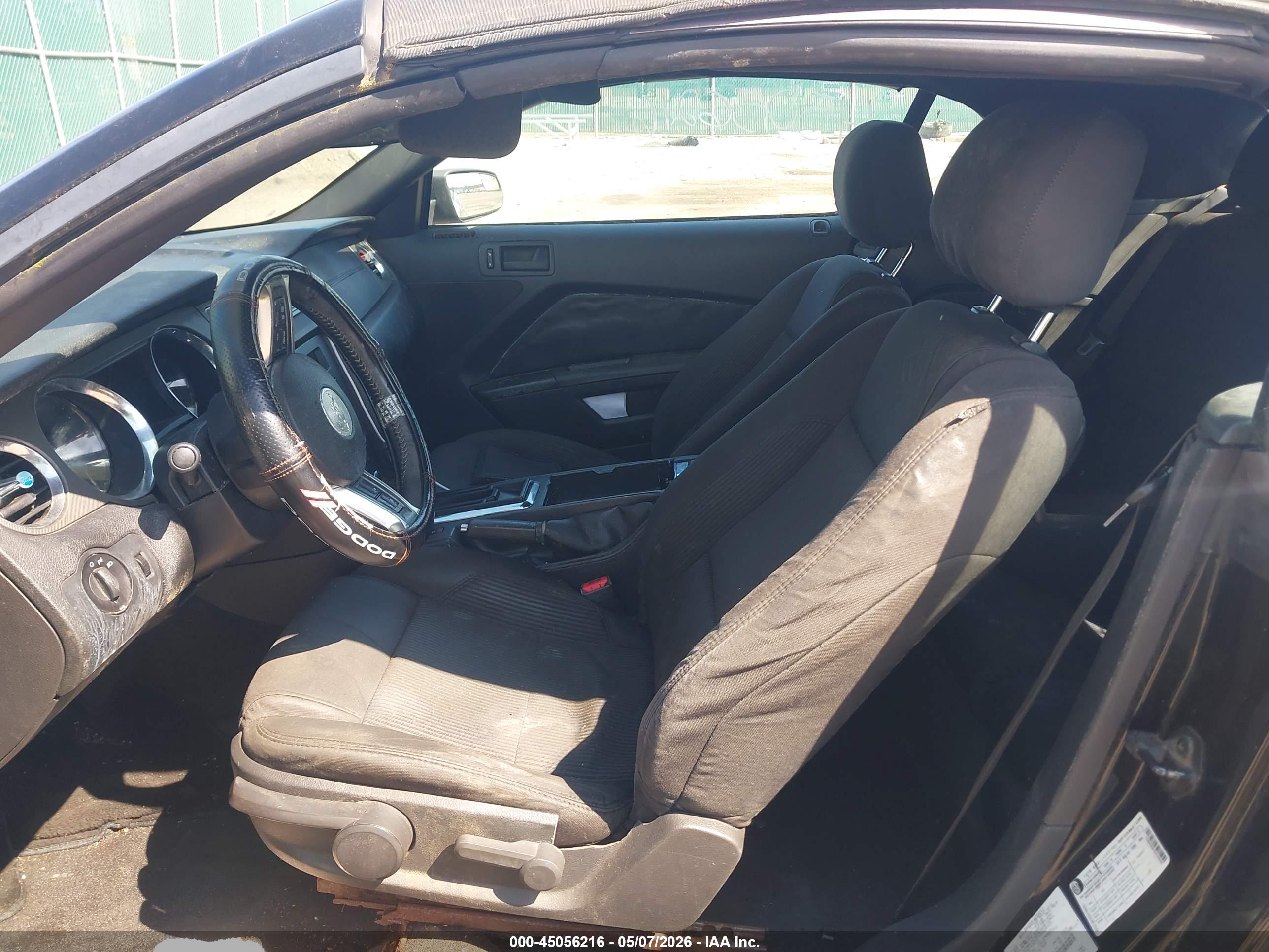 FORD MUSTANG image 5