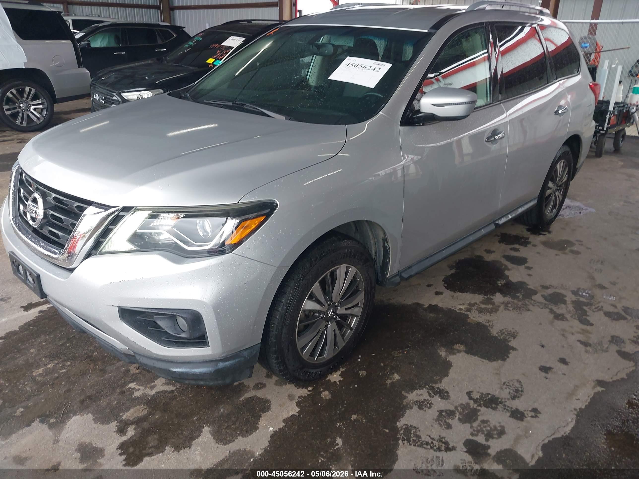 NISSAN PATHFINDER image 2