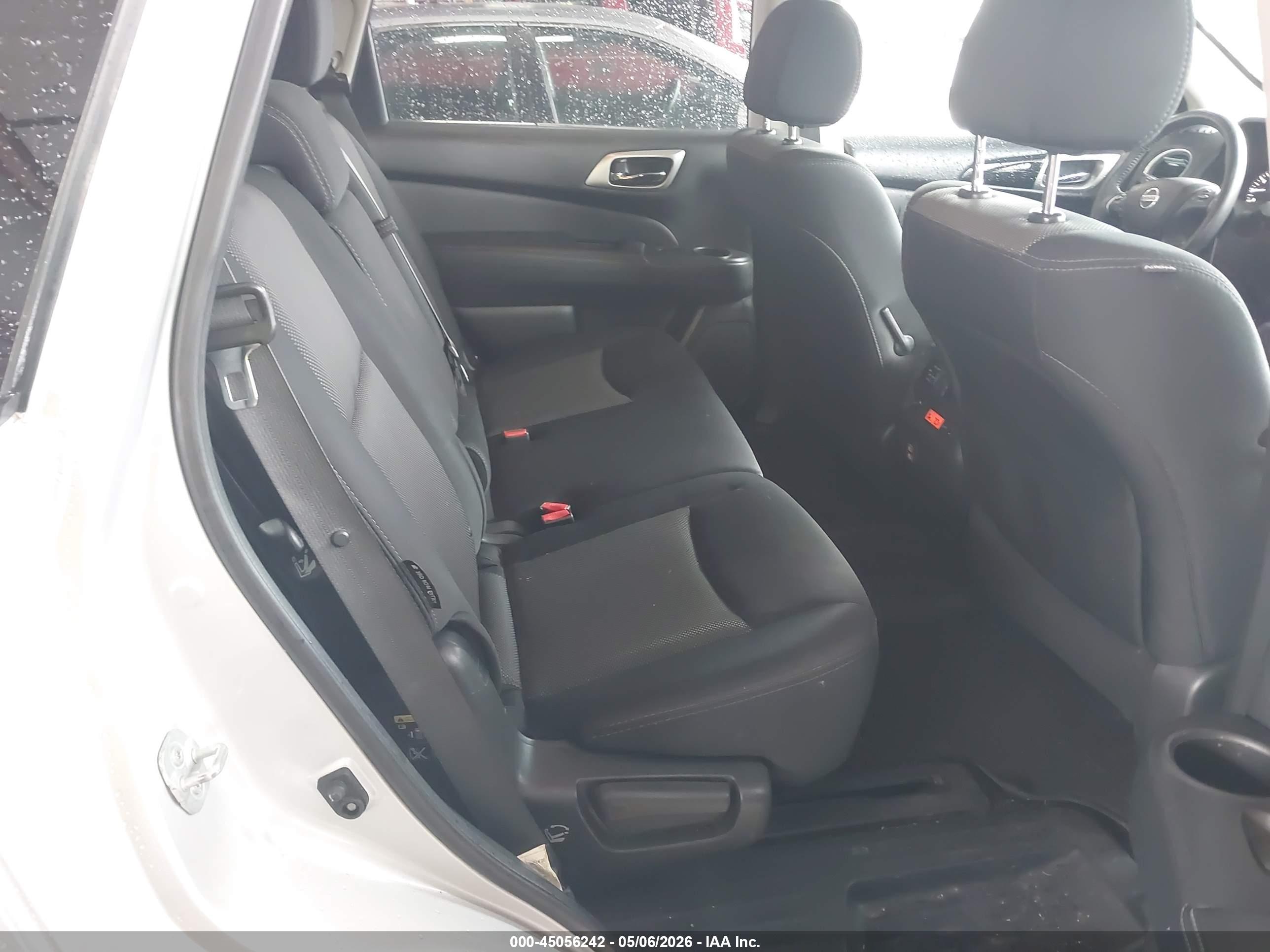 NISSAN PATHFINDER image 8