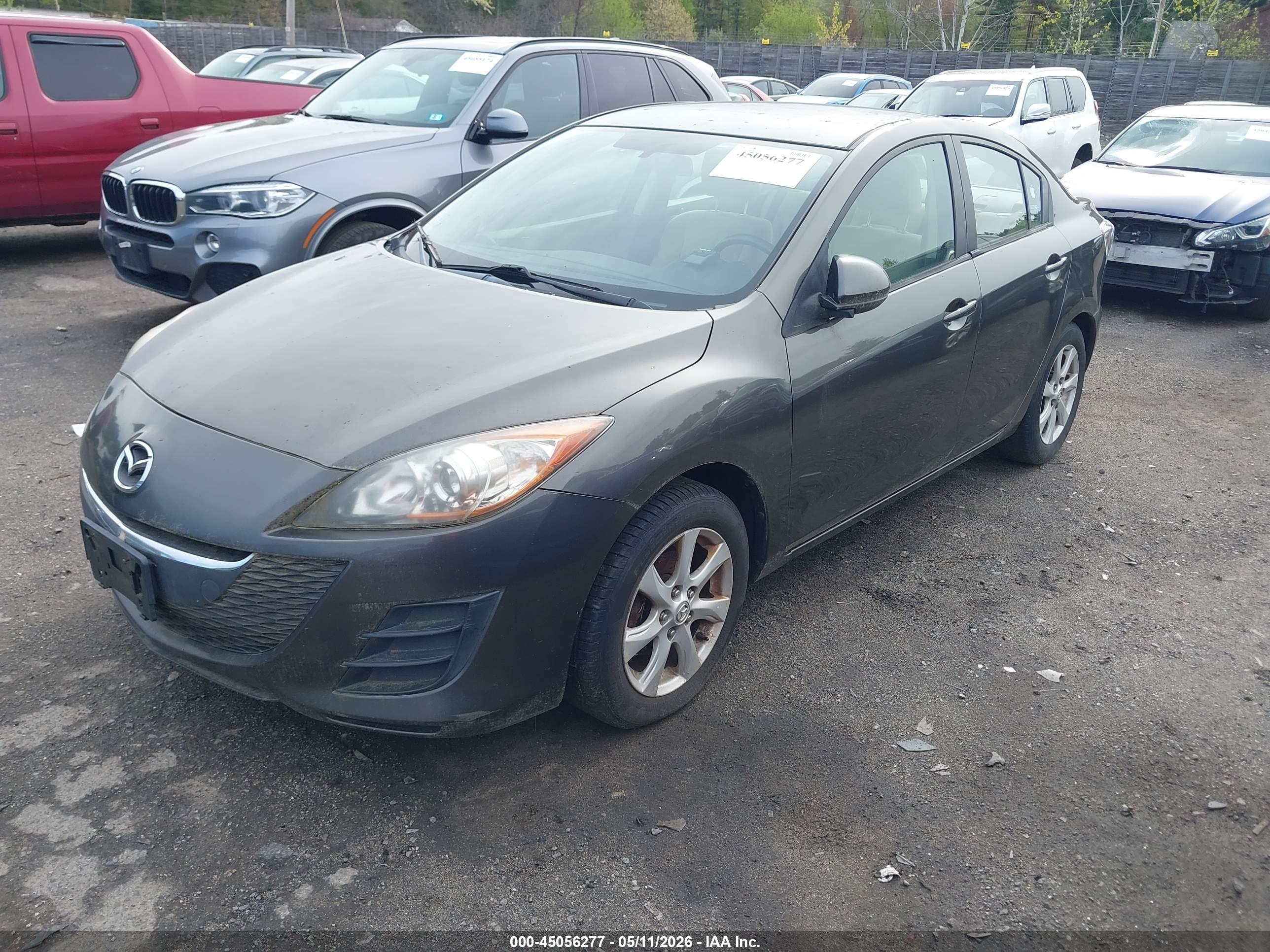 MAZDA MAZDA3 image 2