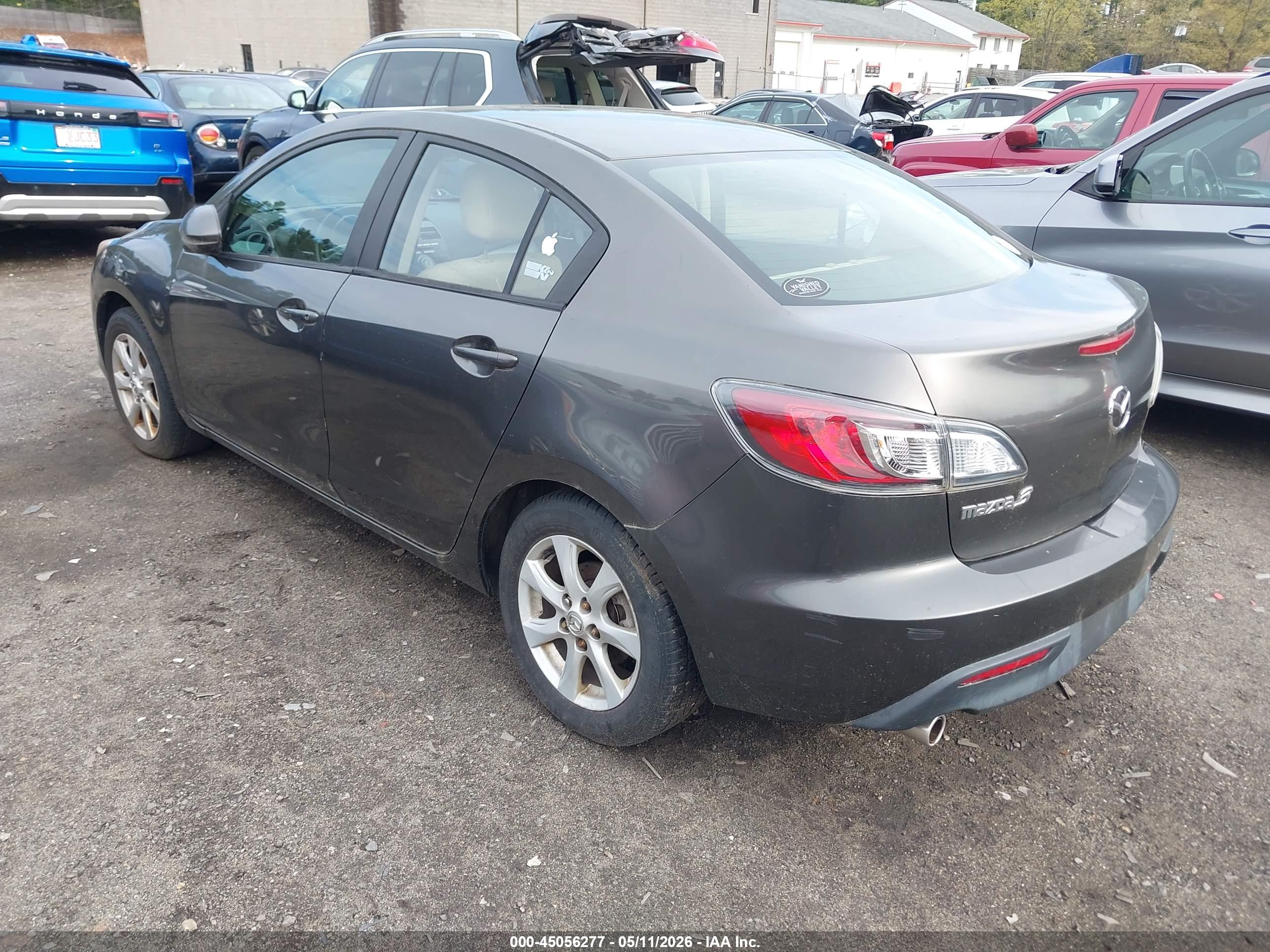 MAZDA MAZDA3 image 3