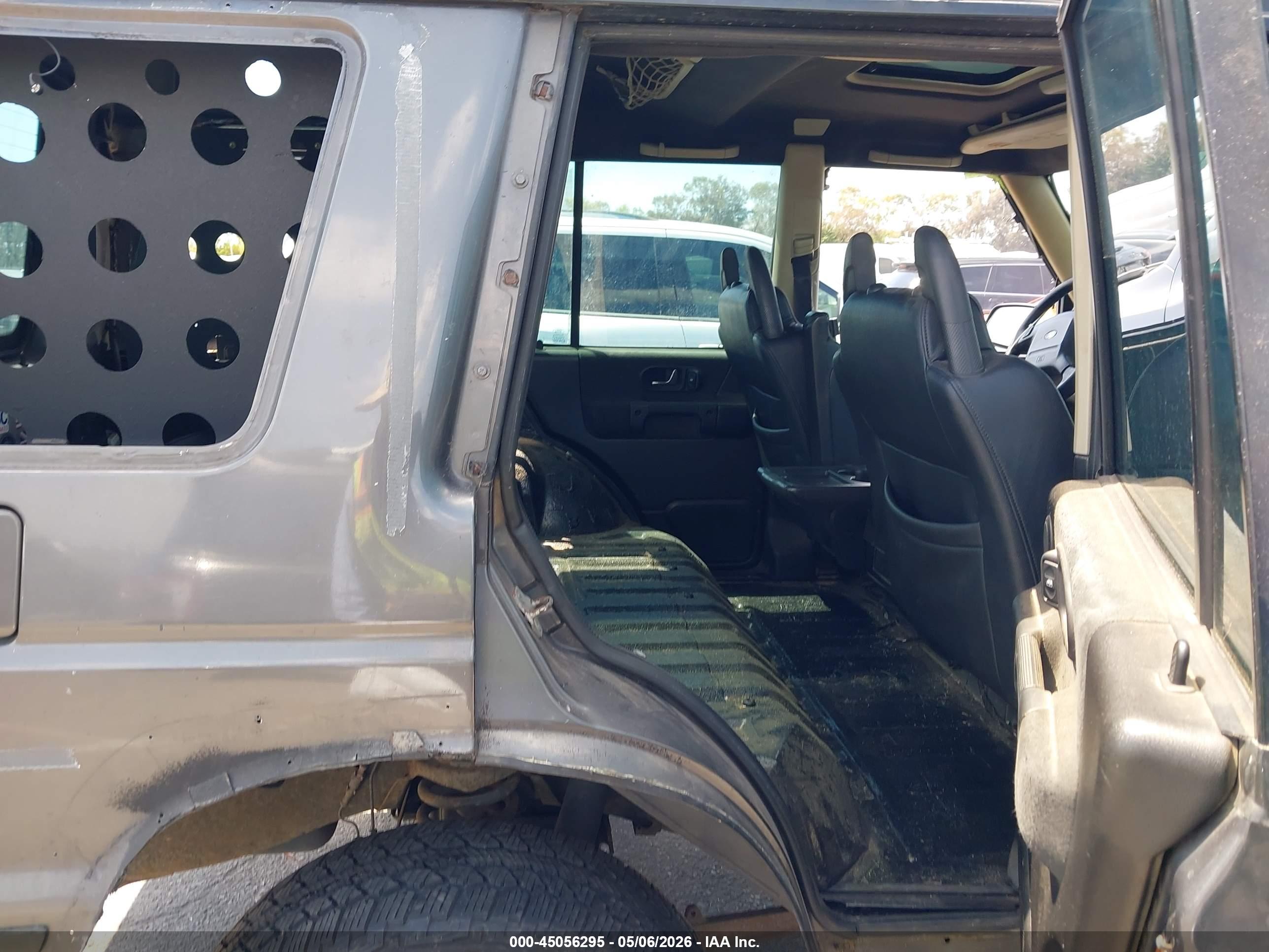 LAND ROVER image 8