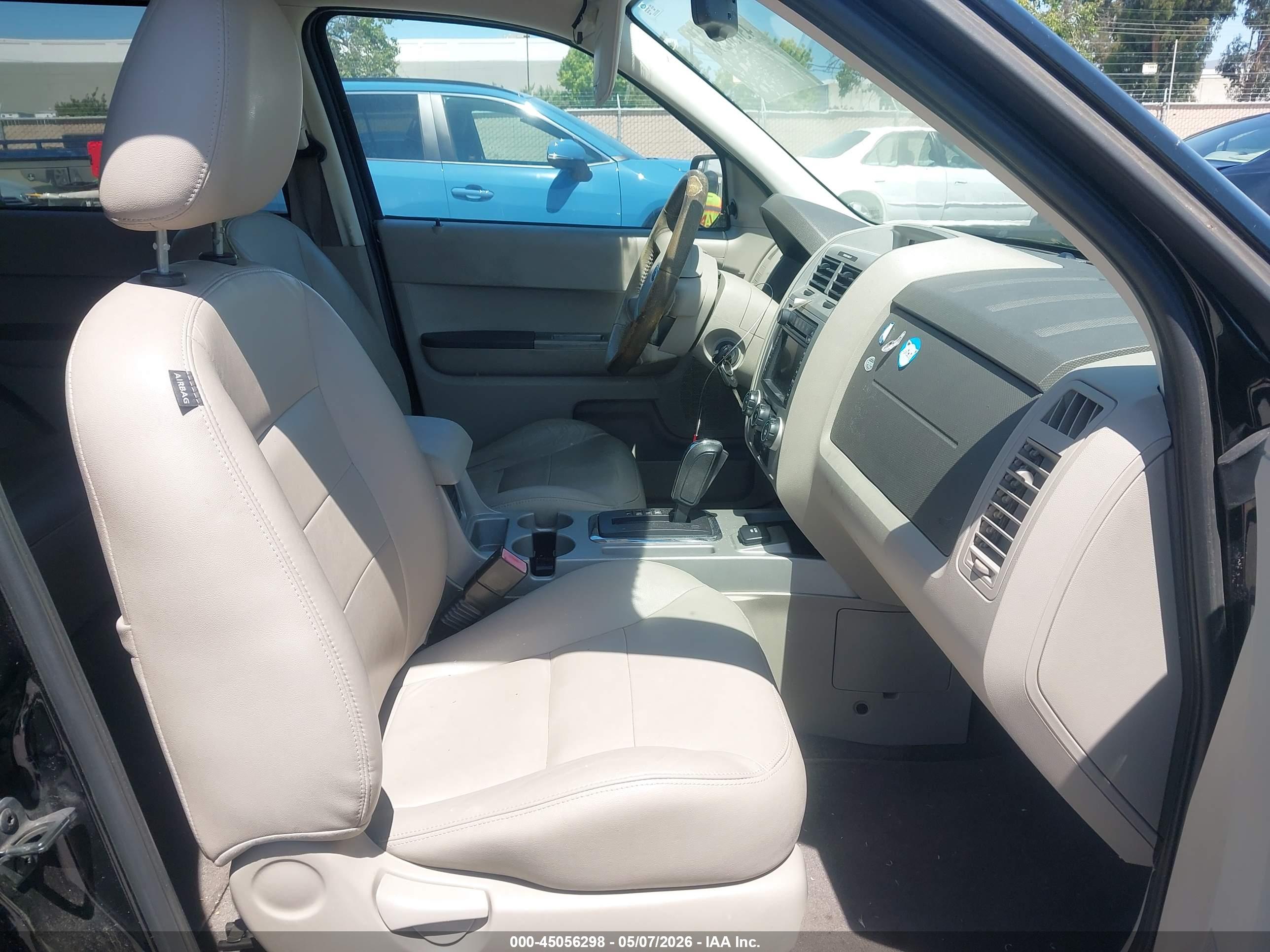 FORD ESCAPE image 5