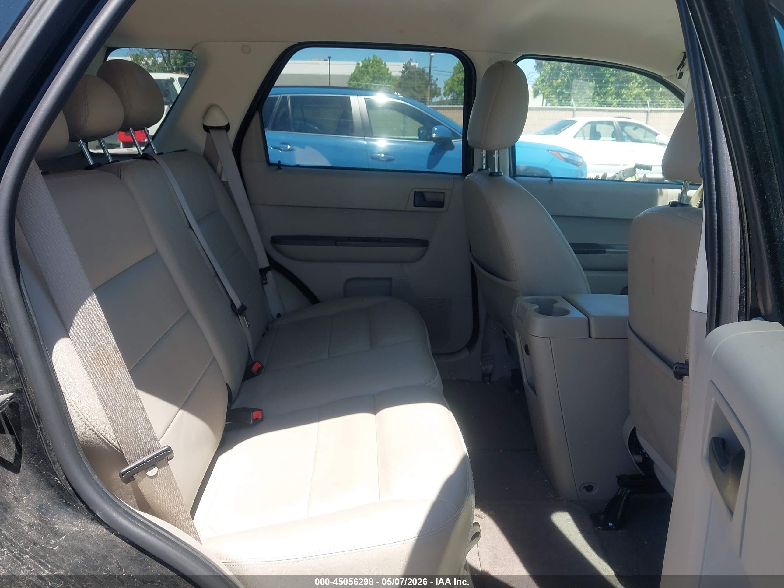 FORD ESCAPE image 8