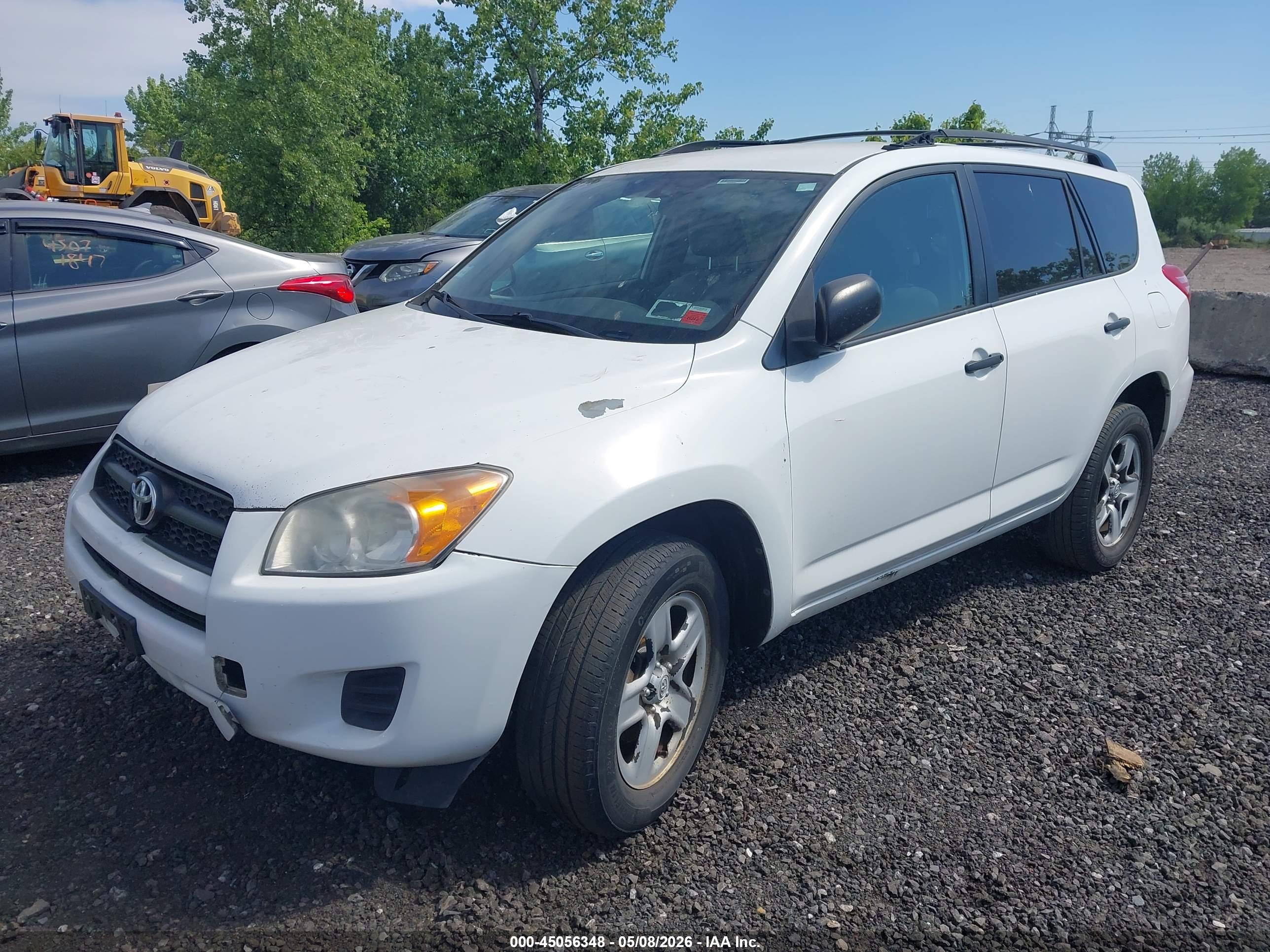 TOYOTA RAV4 image 2