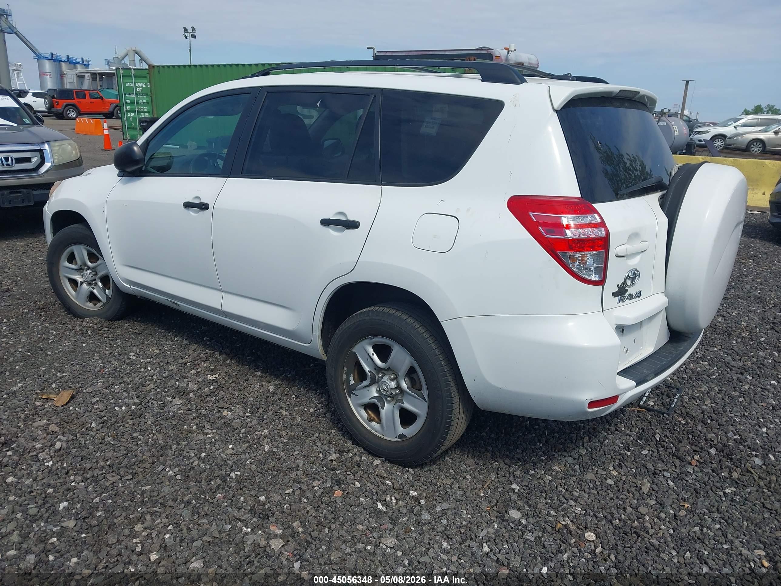 TOYOTA RAV4 image 3