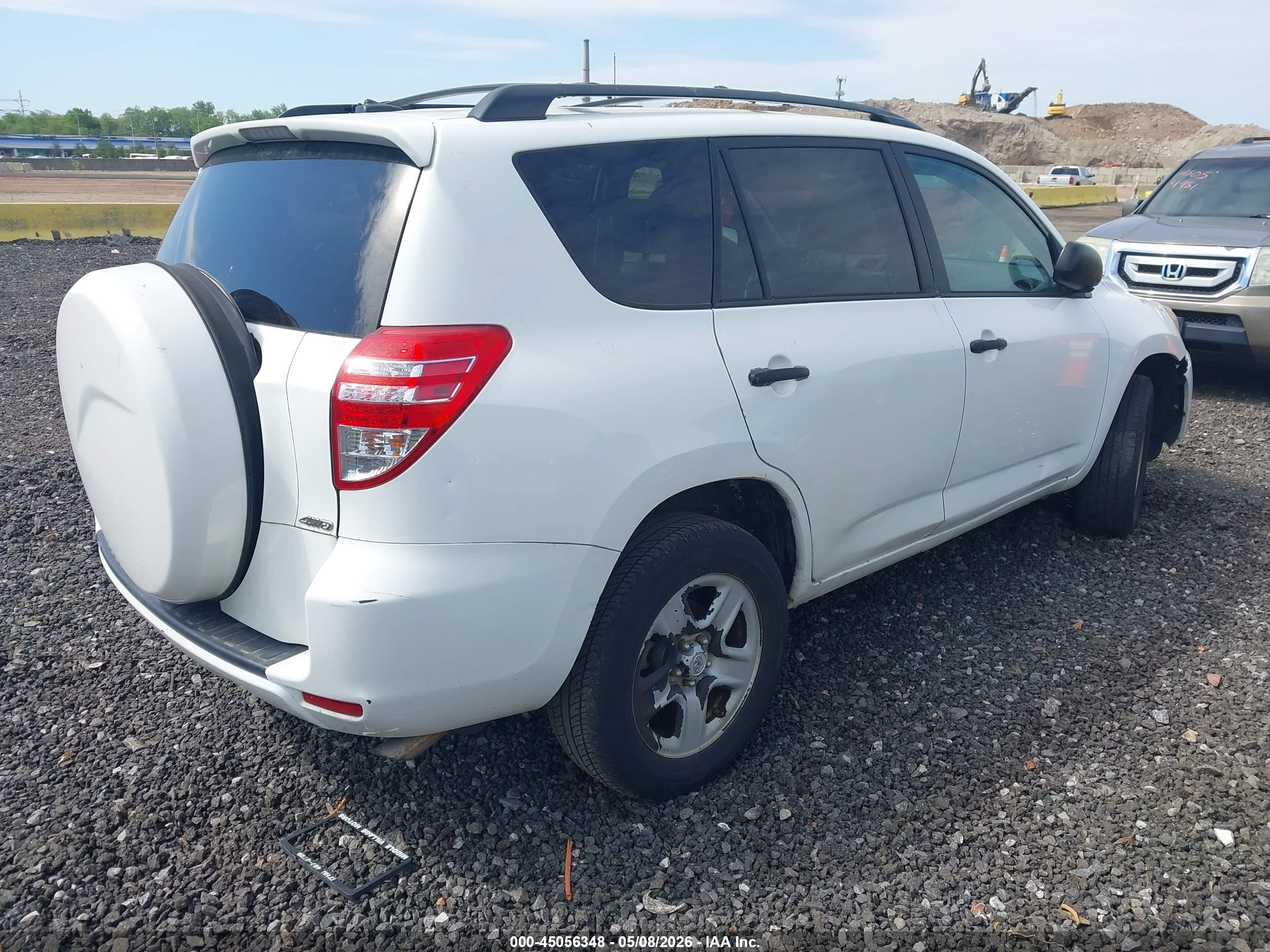 TOYOTA RAV4 image 4