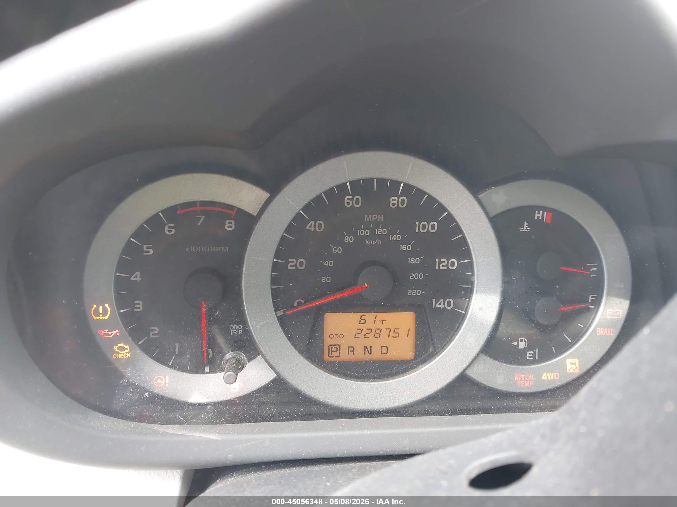 TOYOTA RAV4 image 7