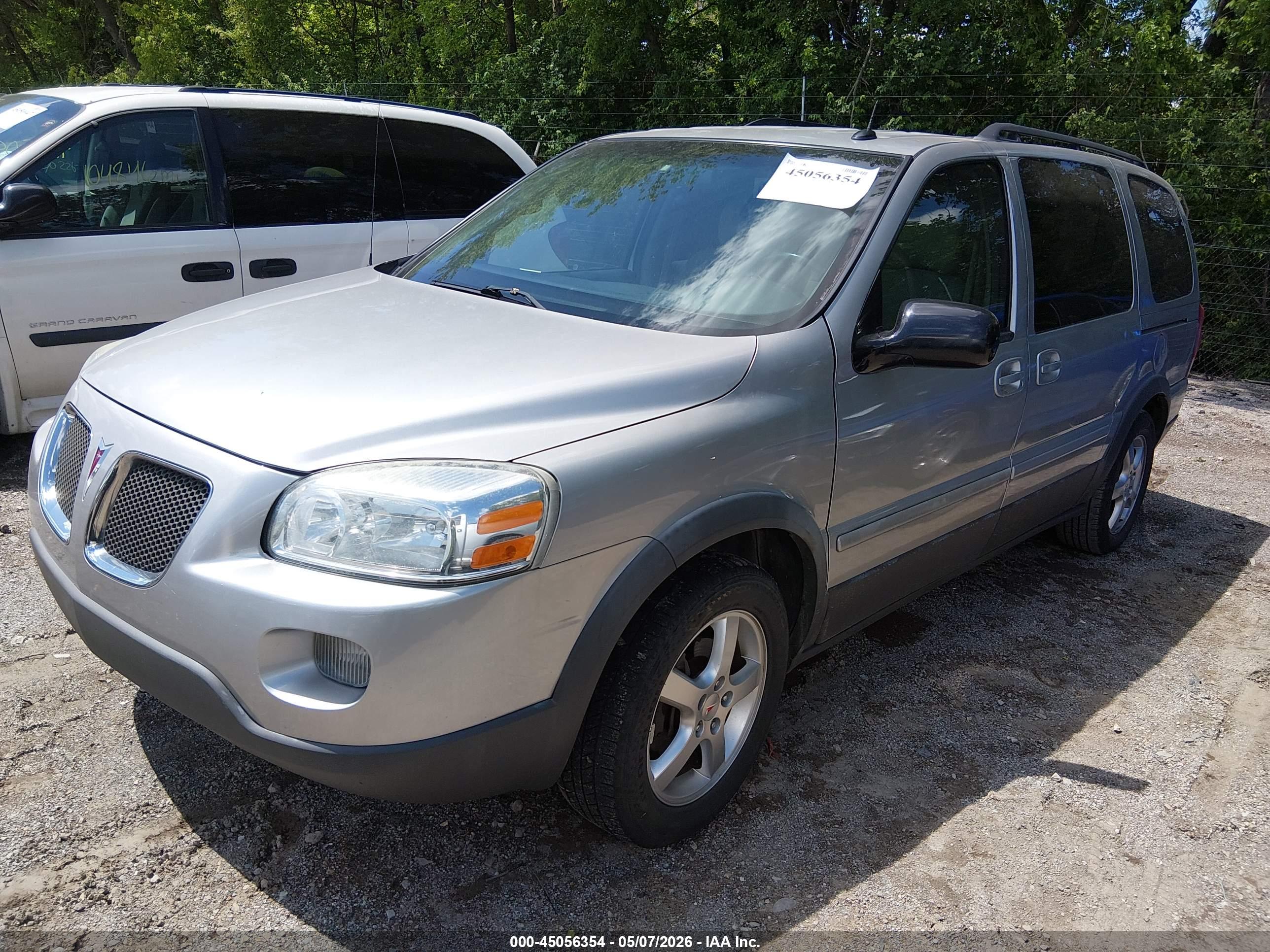 PONTIAC MONTANA image 2