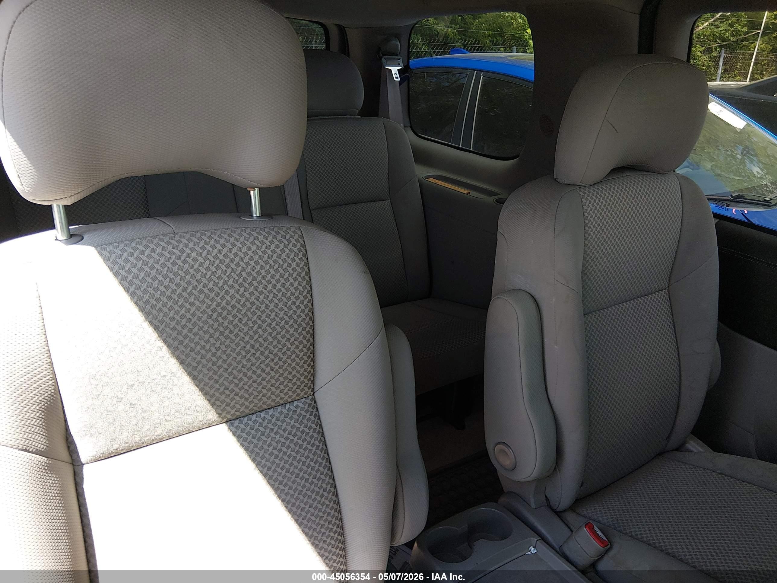 PONTIAC MONTANA image 8