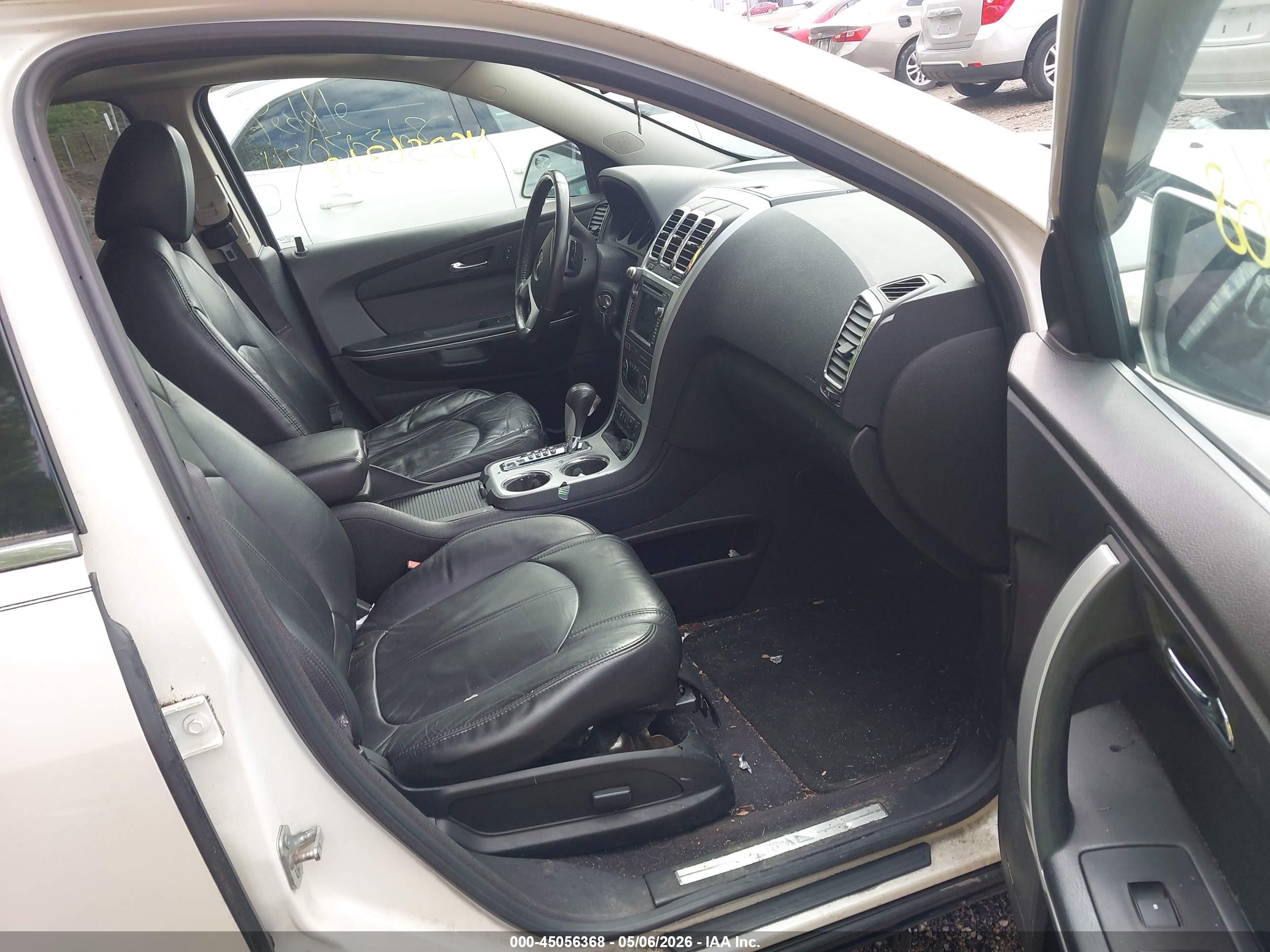 GMC ACADIA image 5