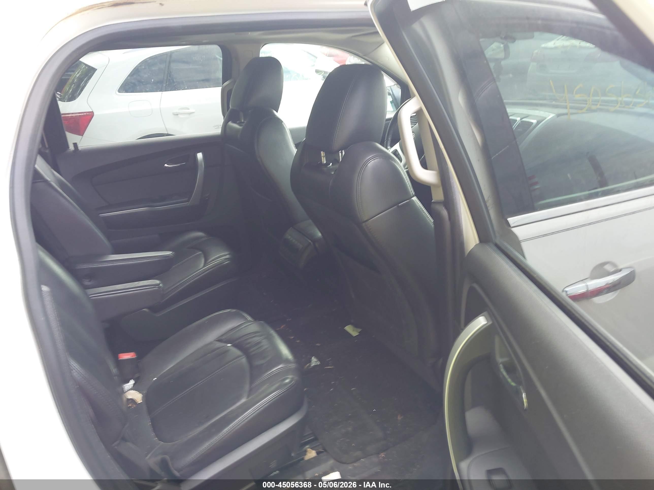 GMC ACADIA image 8