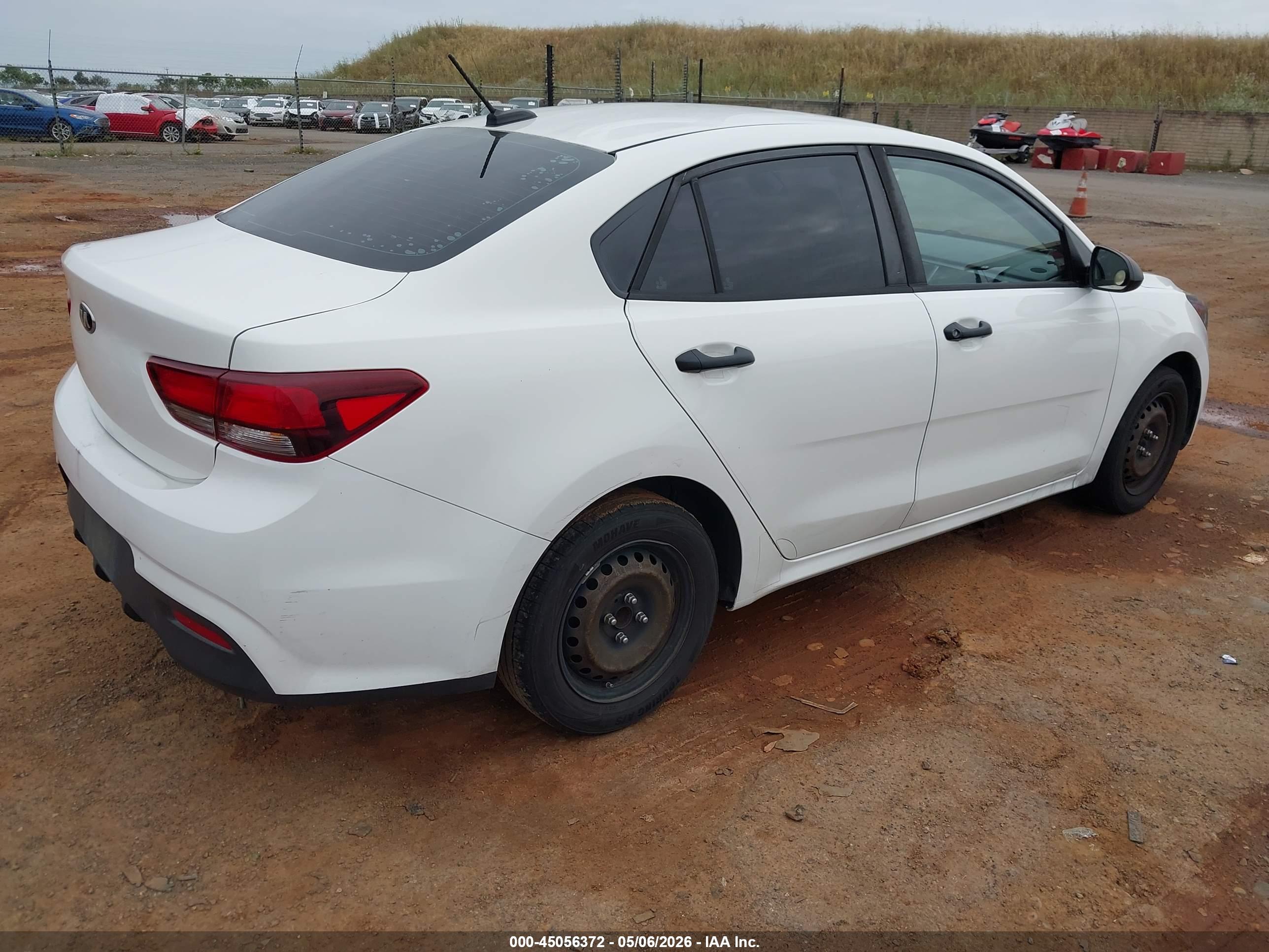 KIA RIO image 4