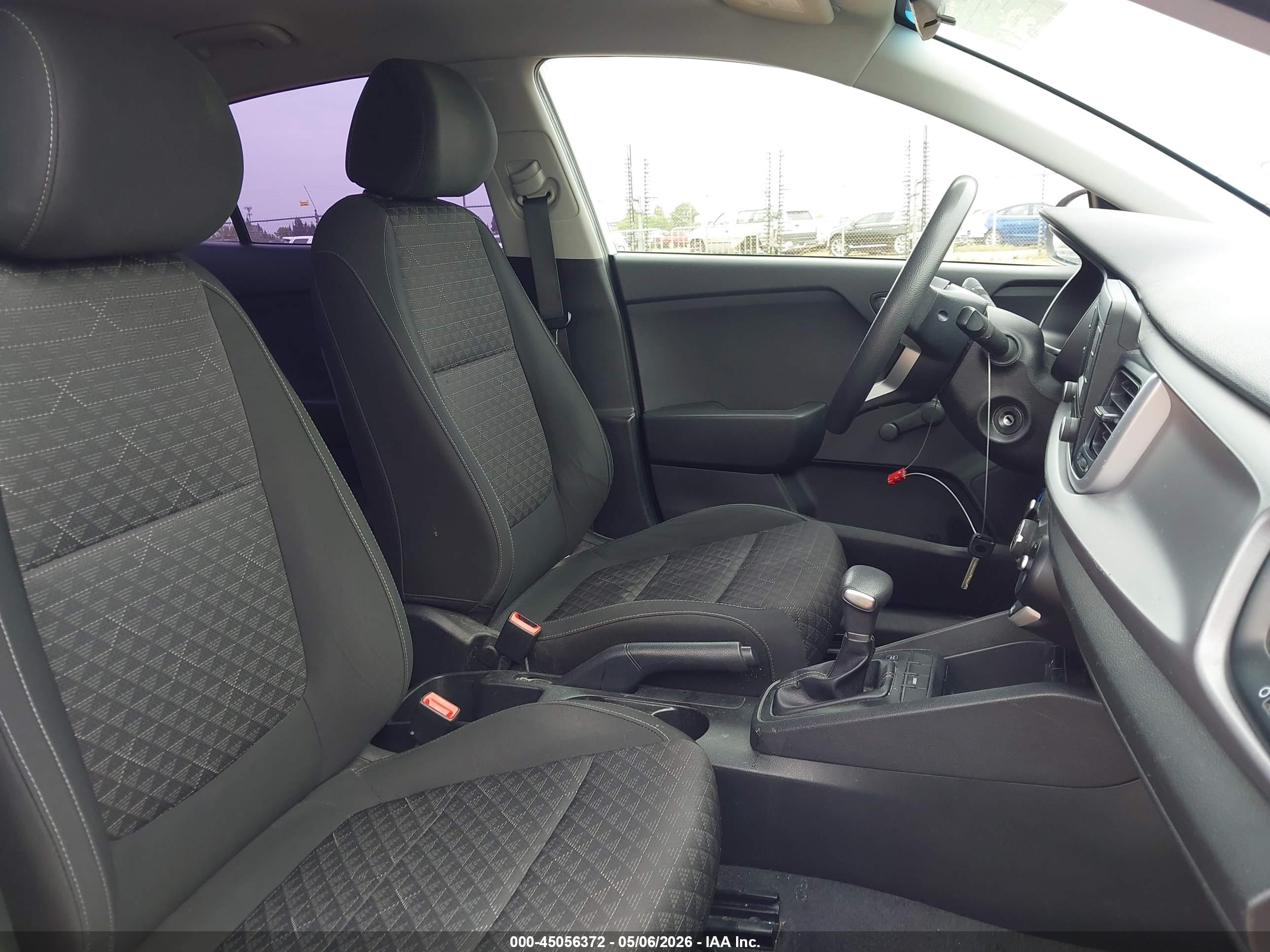 KIA RIO image 5