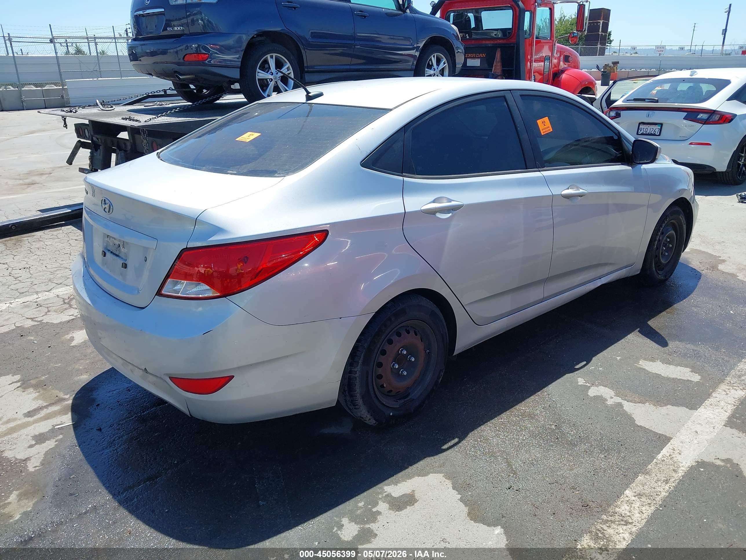 HYUNDAI ACCENT image 4