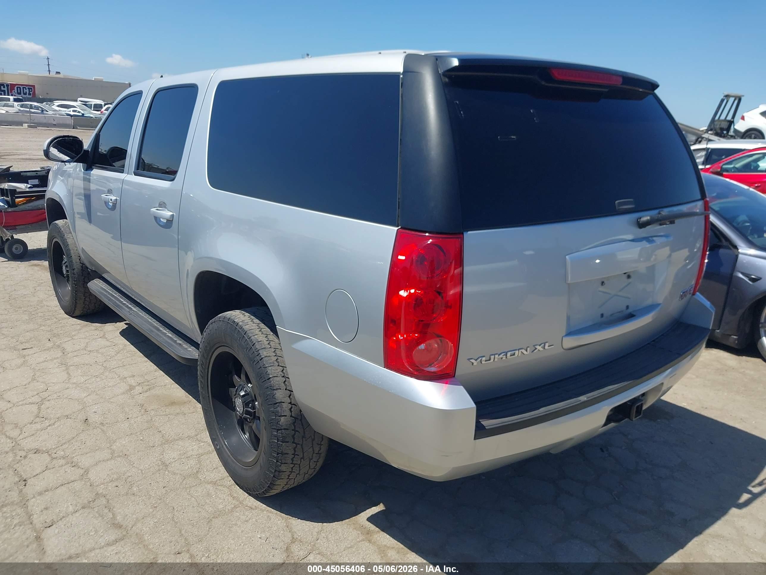 GMC YUKON image 3