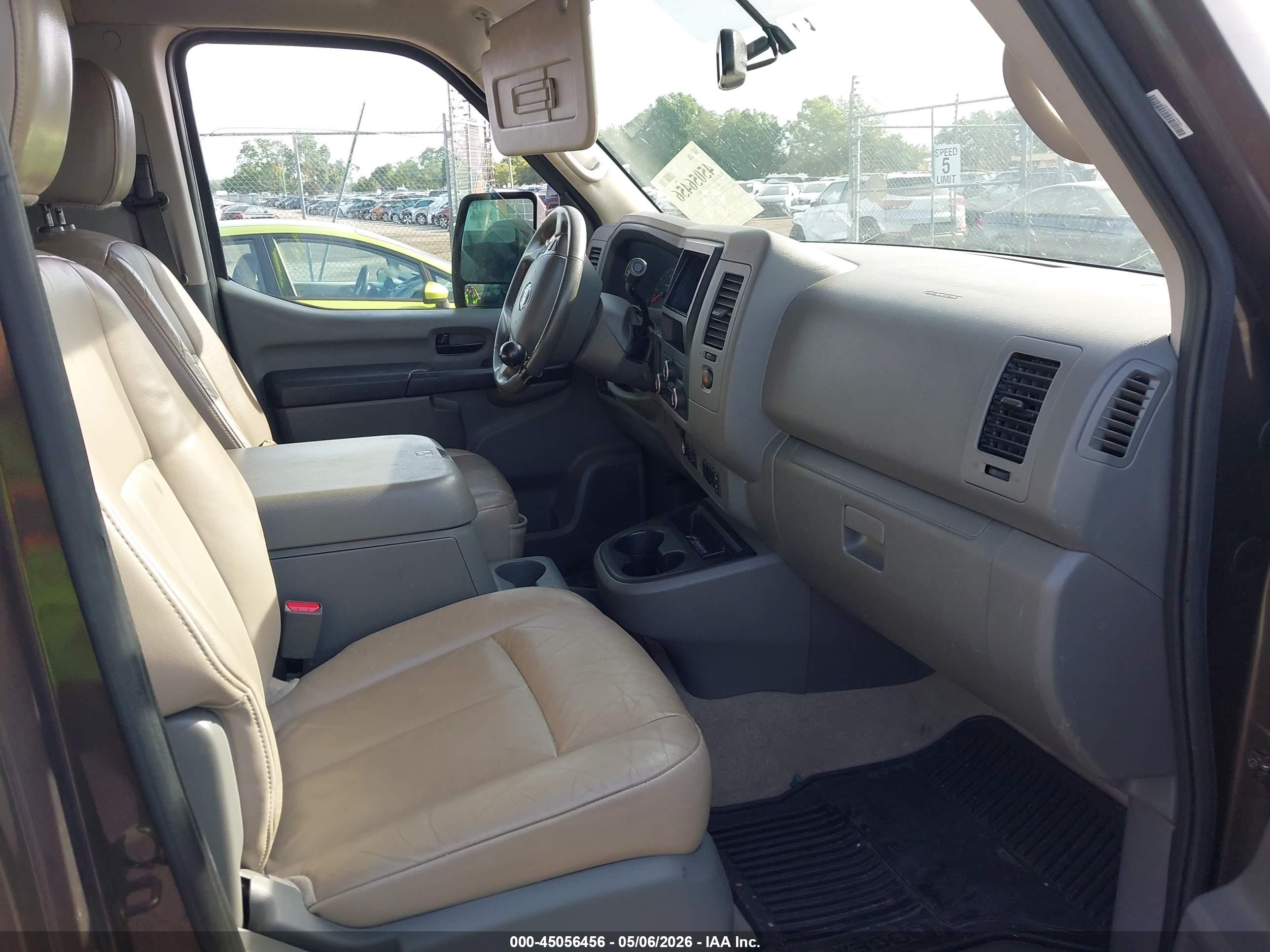 NISSAN NV image 5