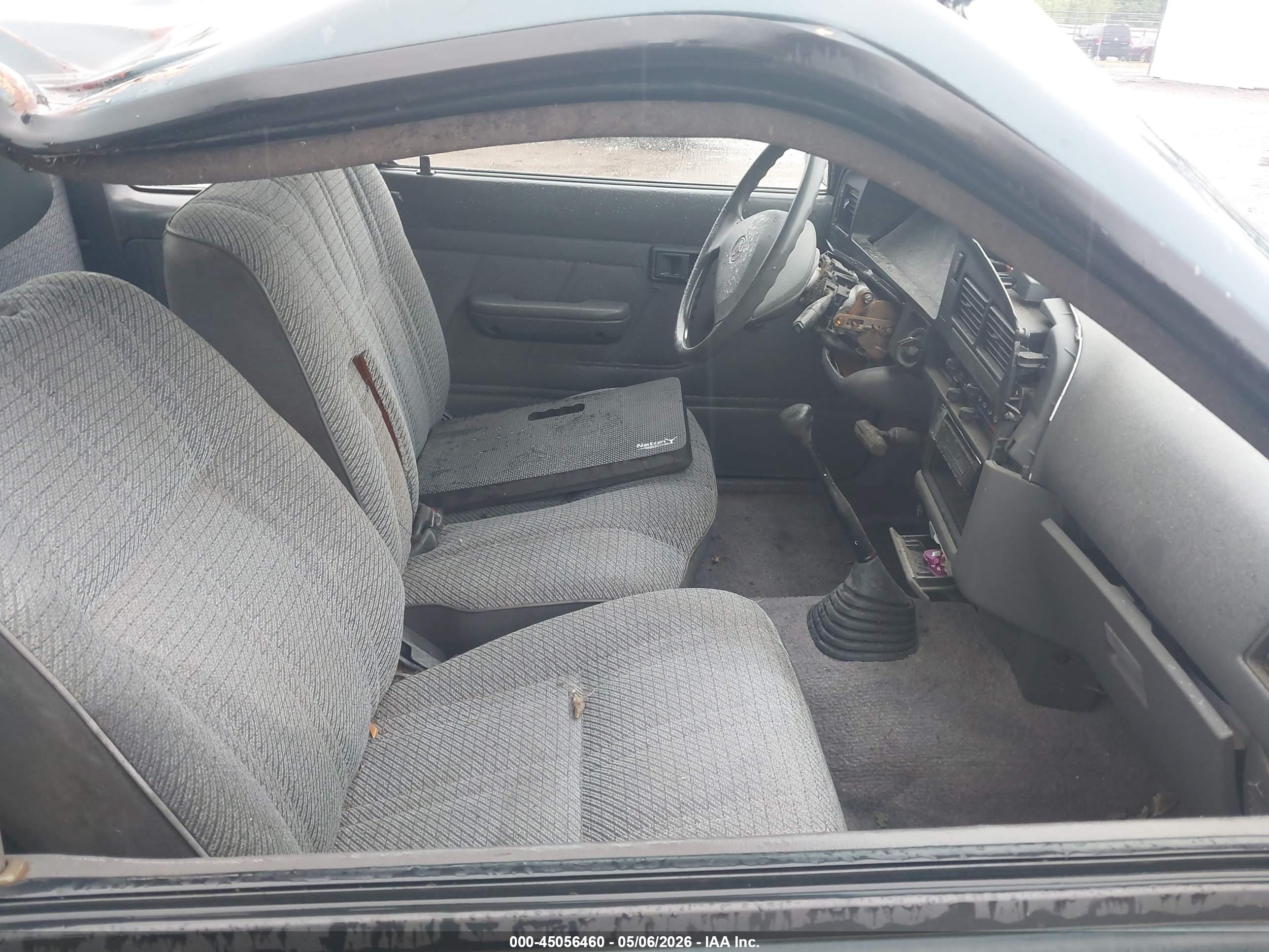 TOYOTA PICKUP image 5